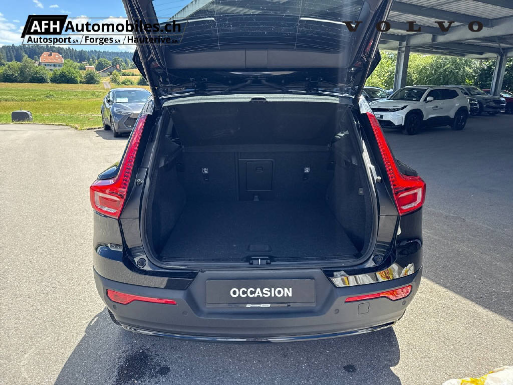 VOLVO XC40 1.5 T5 PiH Ultimate Dark-image-9