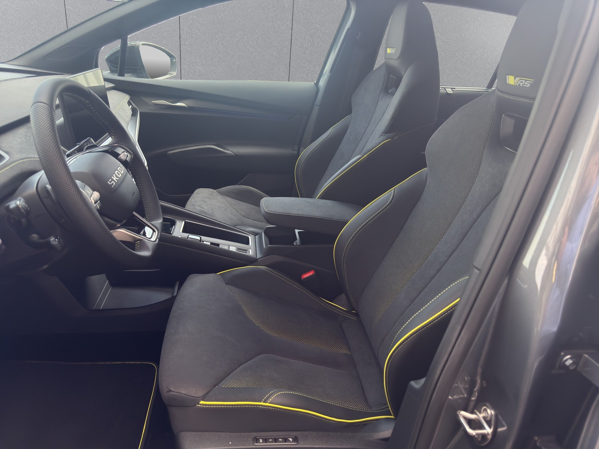 SKODA Elroq RS 4x4-image-11