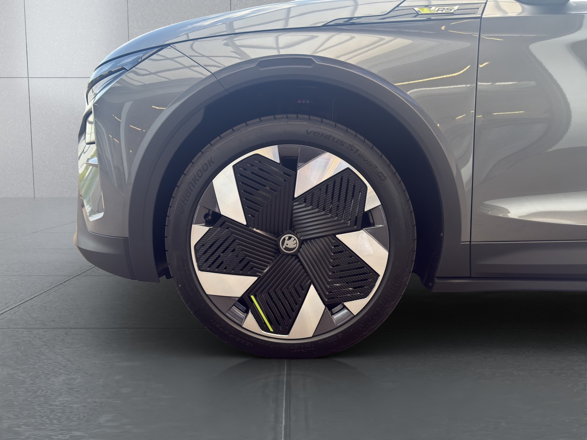 SKODA Elroq RS 4x4-image-7