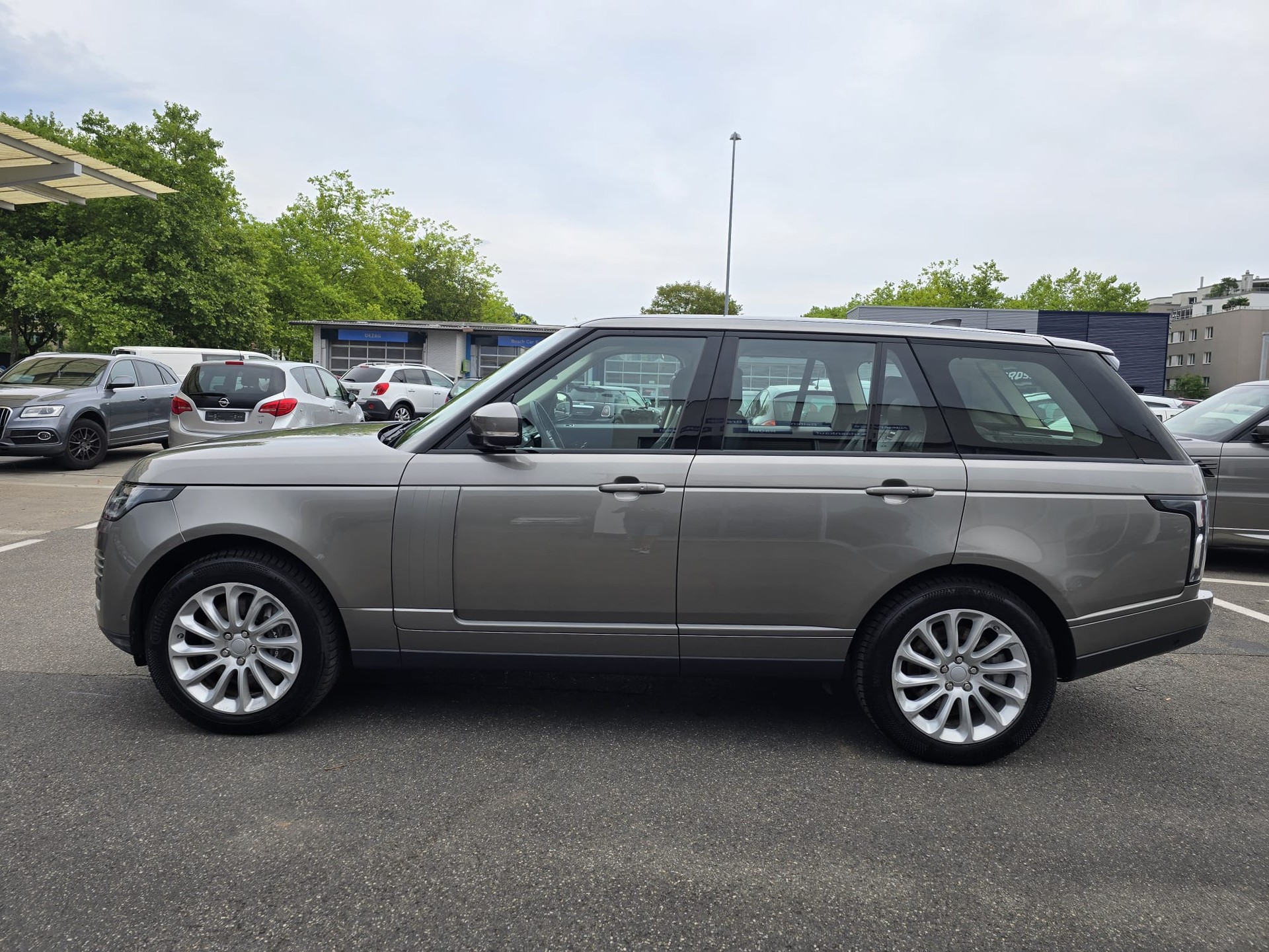 LAND ROVER Range Rover 4.4 SDV8 Vogue Automatic-image-6