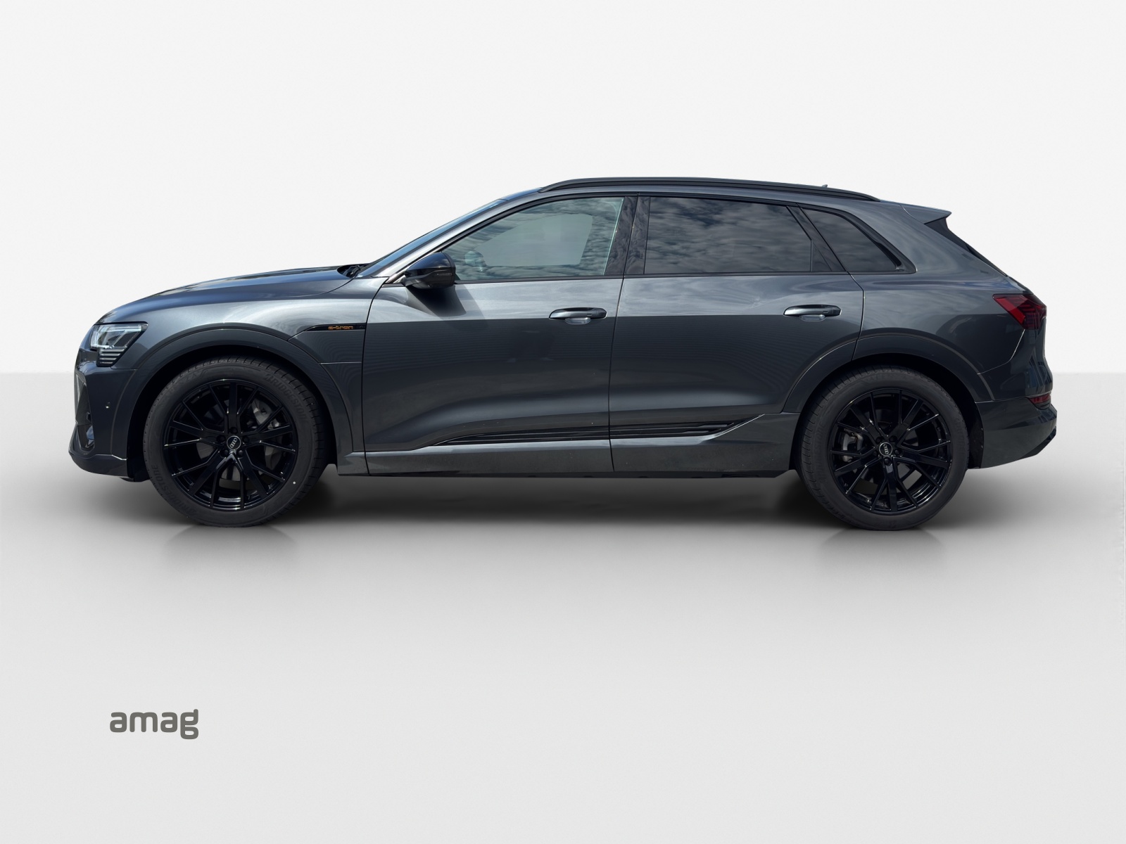 AUDI e-tron 55 S Line Black Edition quattro-showroom-element-1