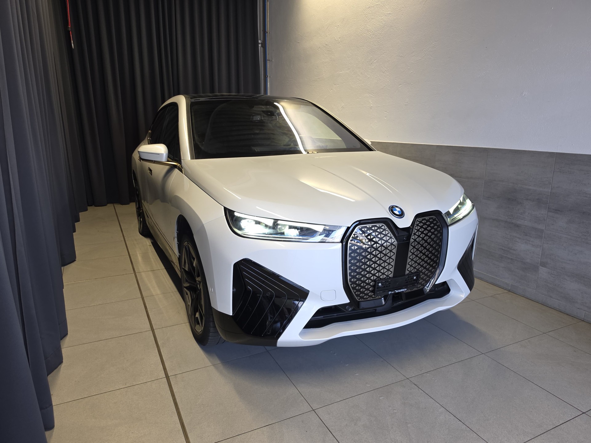 BMW iX xDrive50(57)