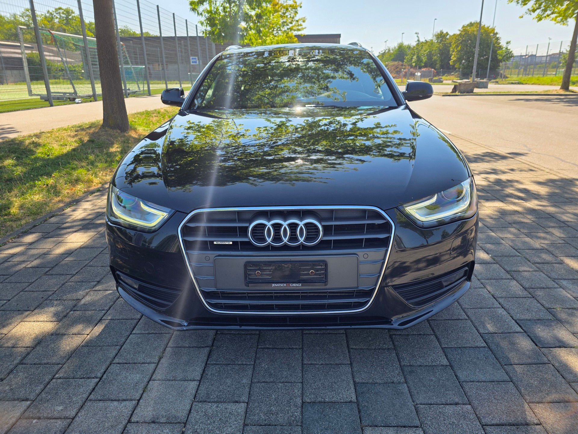 AUDI A4 Avant 2.0 TDI quattro-showroom-element-2