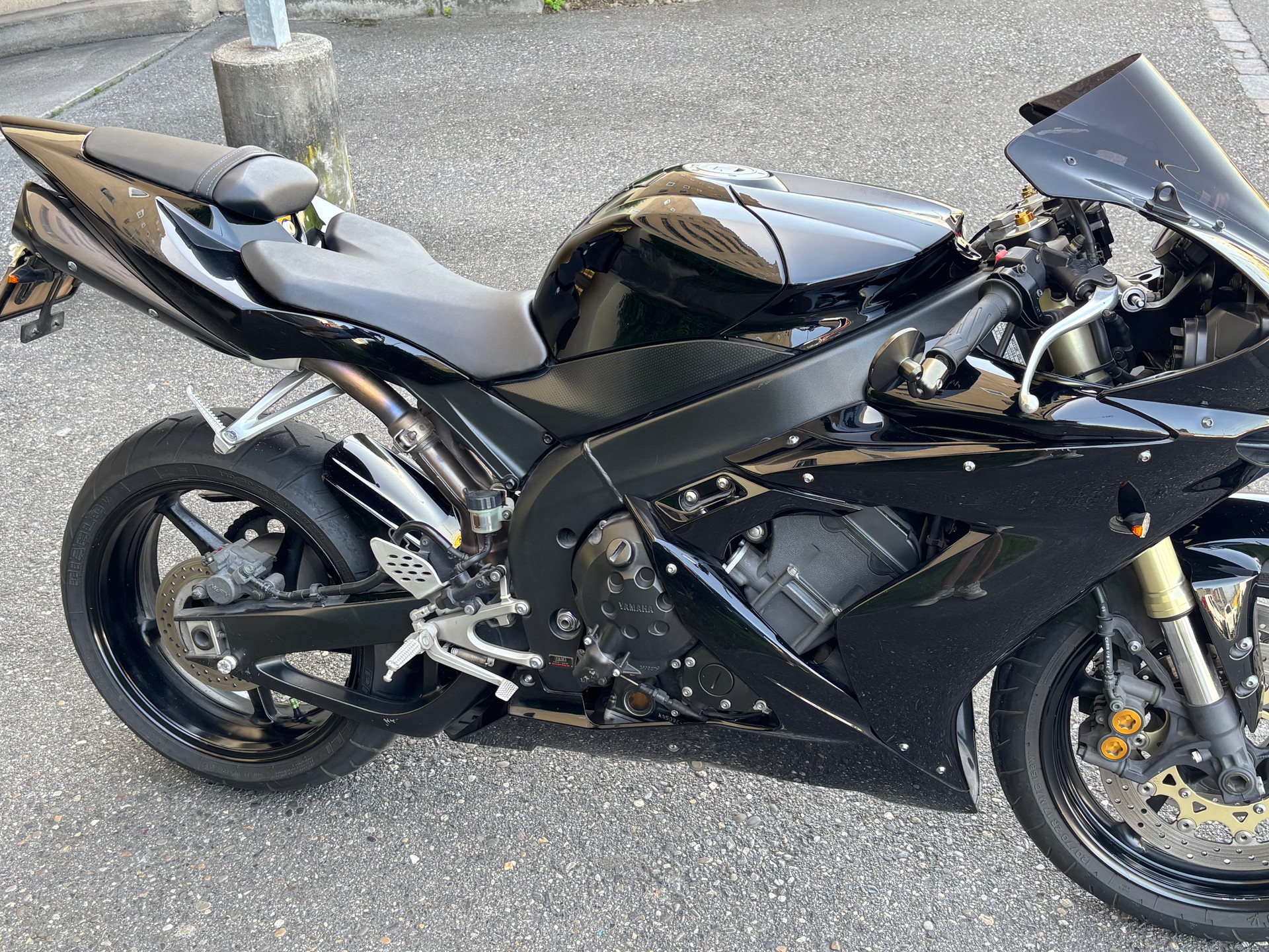 YAMAHA YZF-R1-image-2