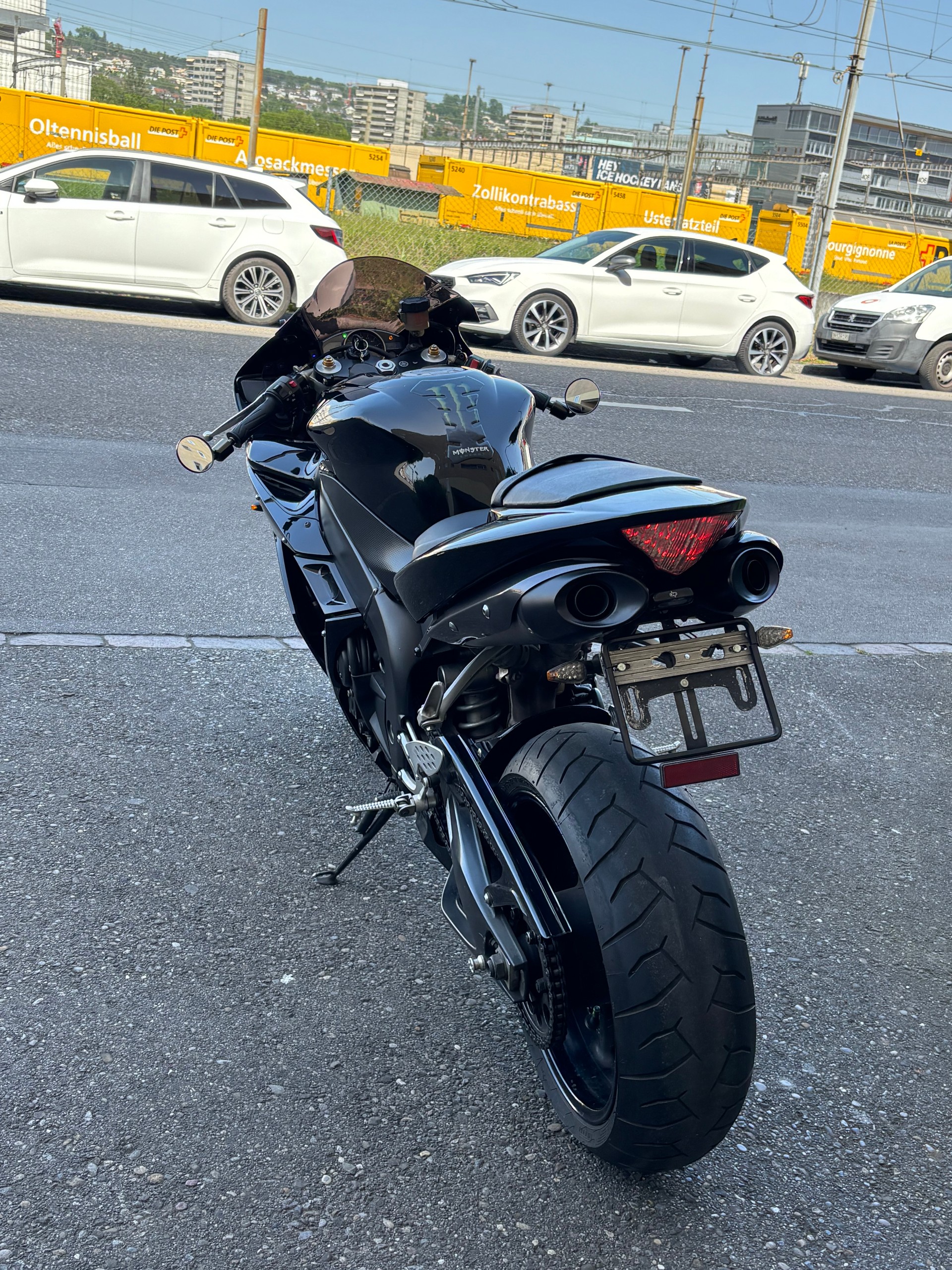 YAMAHA YZF-R1-image-3