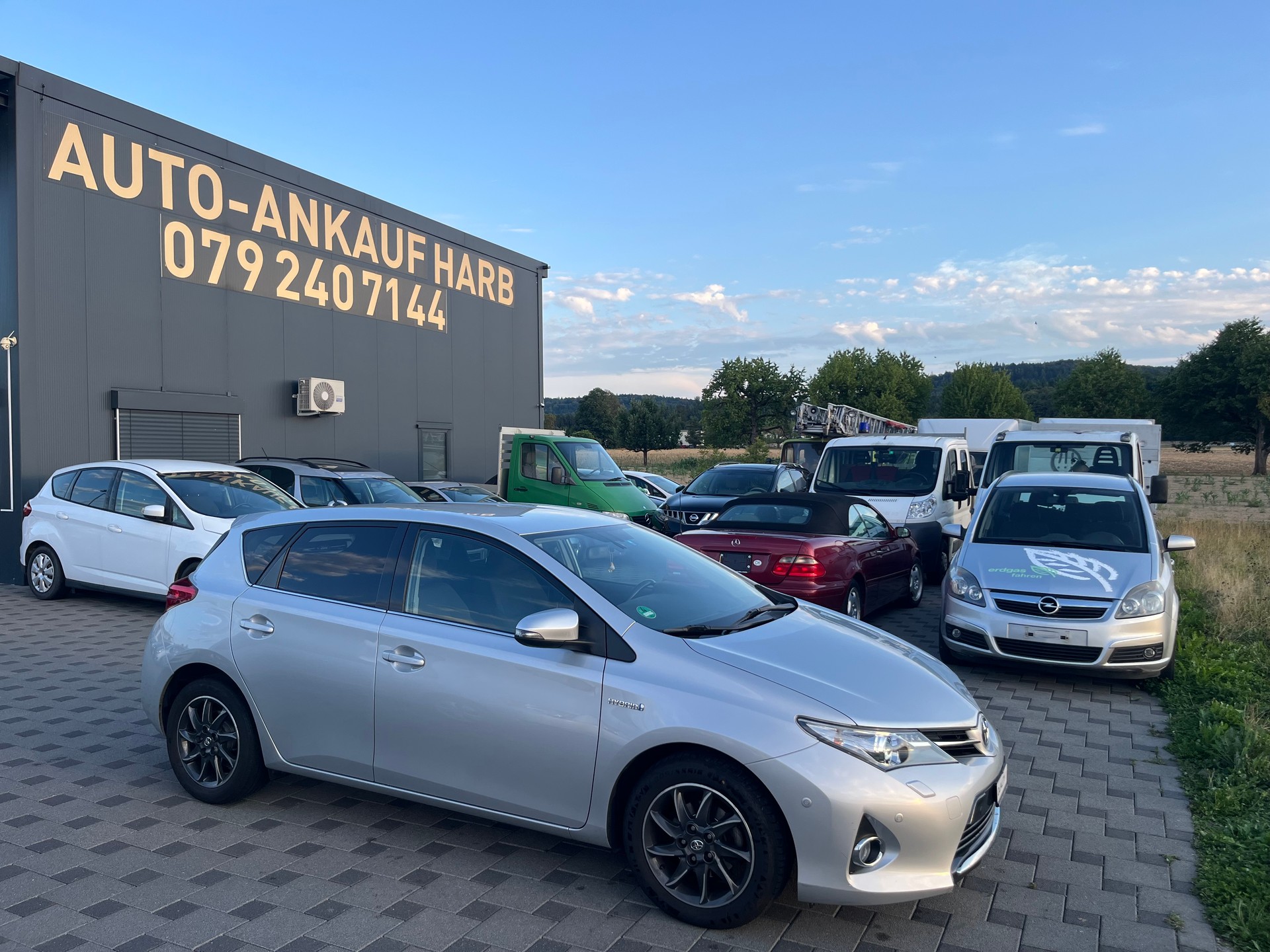 TOYOTA Auris 1.8 16V HSD Linea Sol