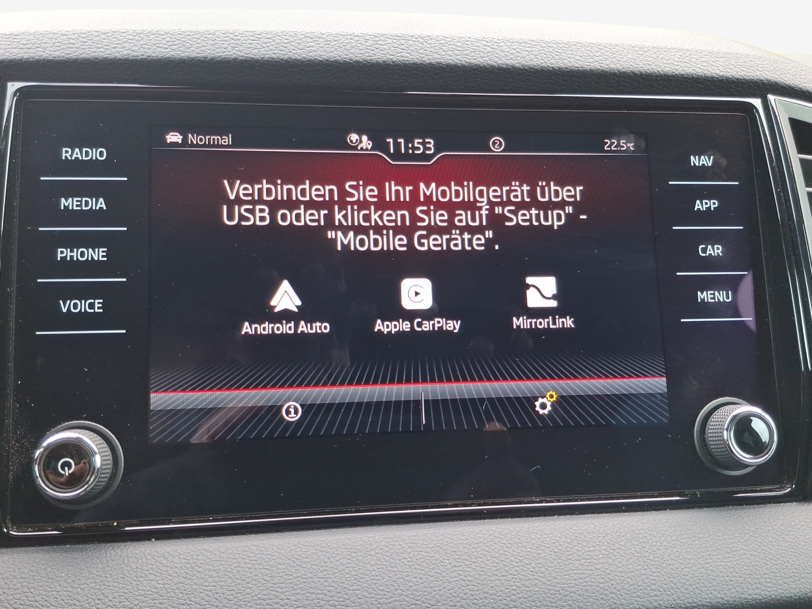 SKODA Karoq 1.5 TSI ACT SportLine DSG-image-15