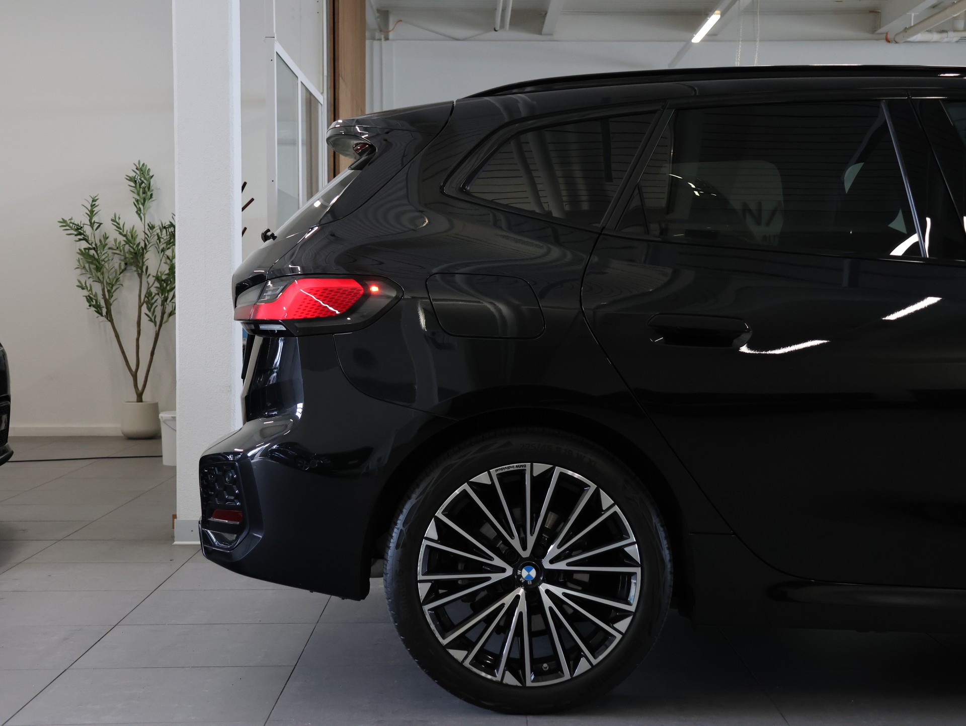 BMW 223i Active Tourer xDrive M Sport DKG *Panoramadach* *360 Kamera* *Harman/Kardon*-image-10