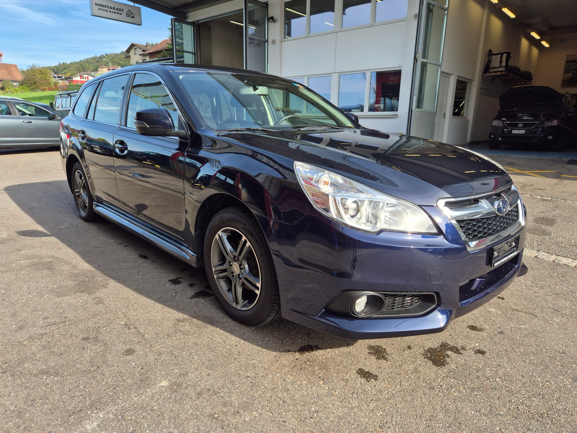 SUBARU Legacy 2.0i Swiss AWD Lineartronic