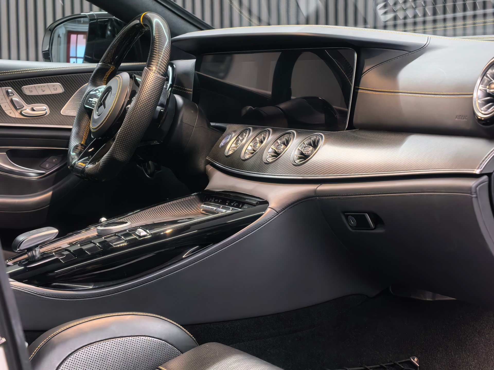 MERCEDES-BENZ AMG GT 4 63 S Edition 1 4Matic+ Speedshift MCT-image-9