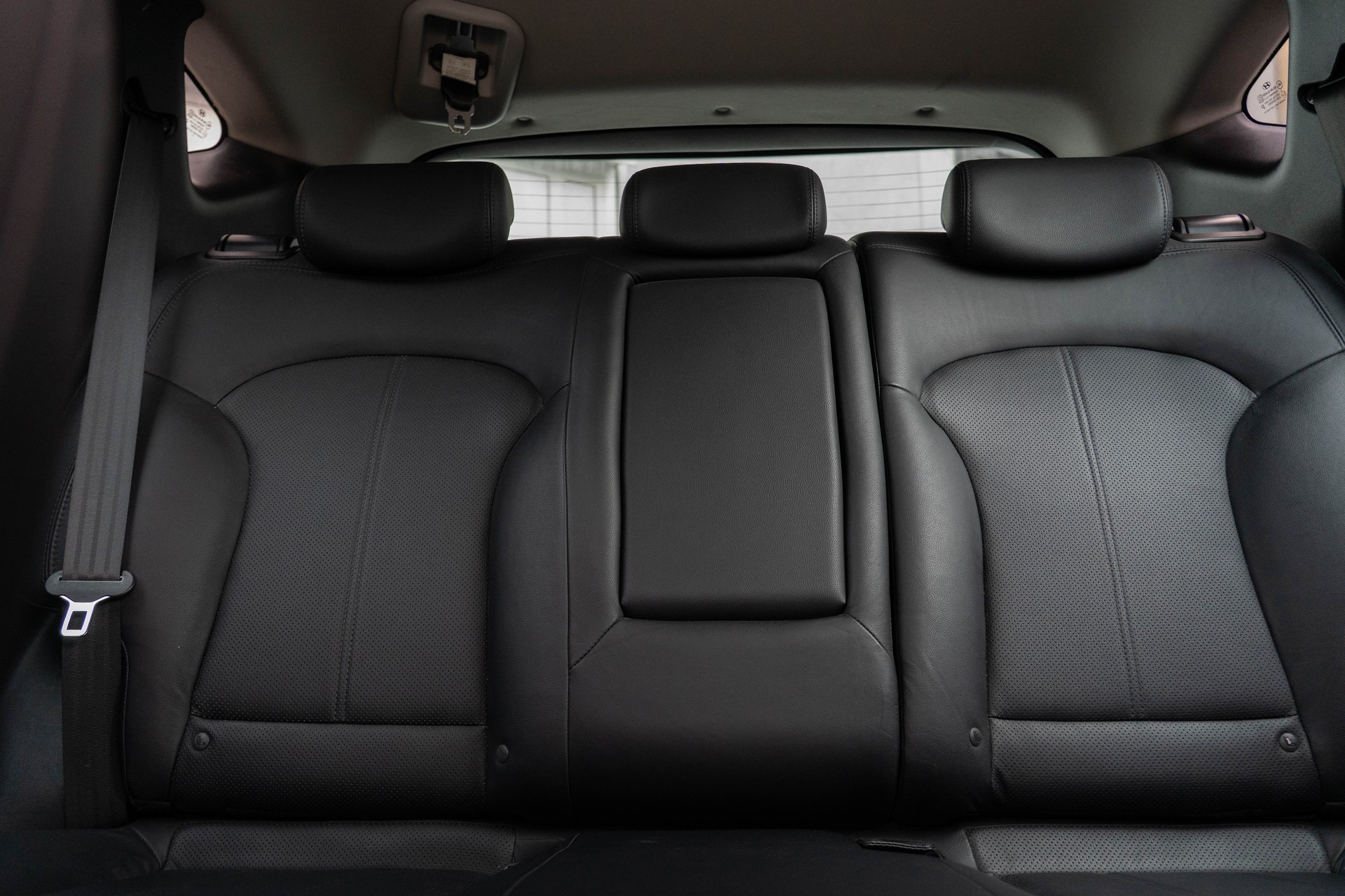 HYUNDAI iX 35 2.0 CRDi Style 4WD Automatic-image-9