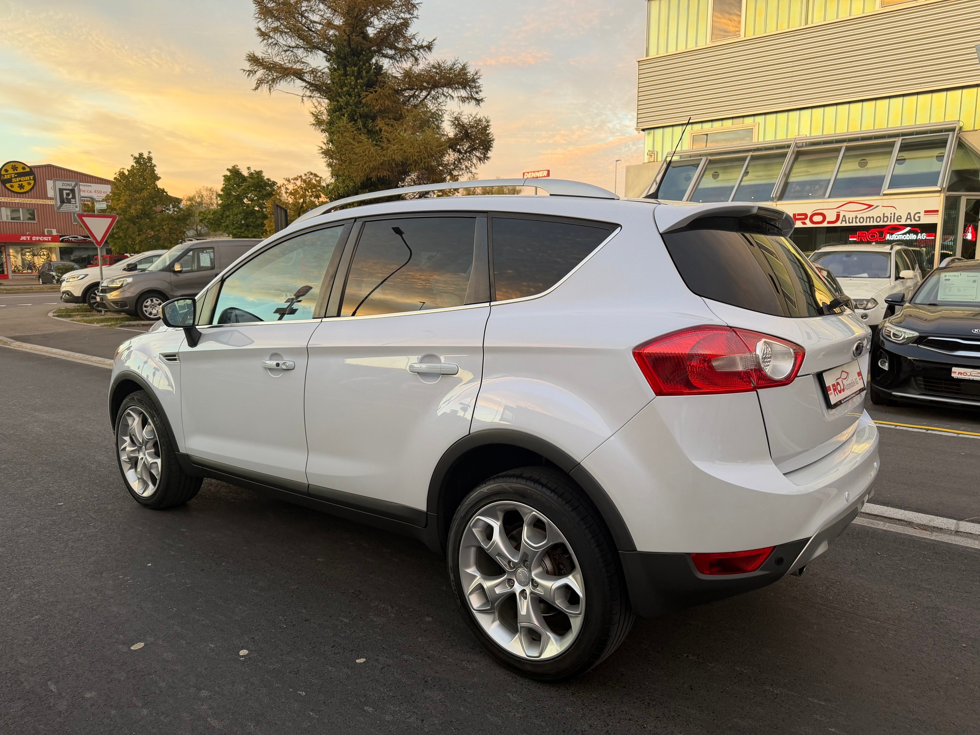 FORD Kuga 2.5 Turbo Titanium 4WD Automatic-image-6