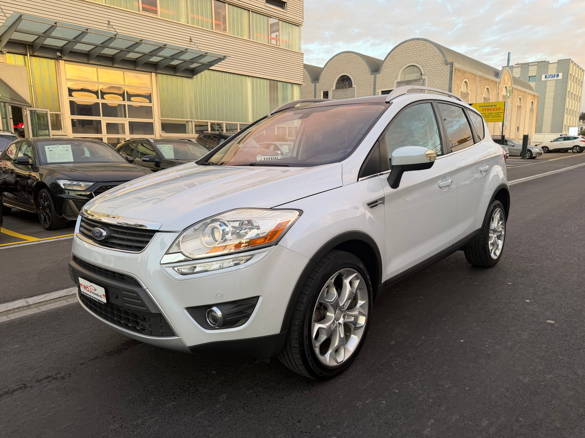 FORD Kuga 2.5 Turbo Titanium 4WD Automatic-showroom-element-1