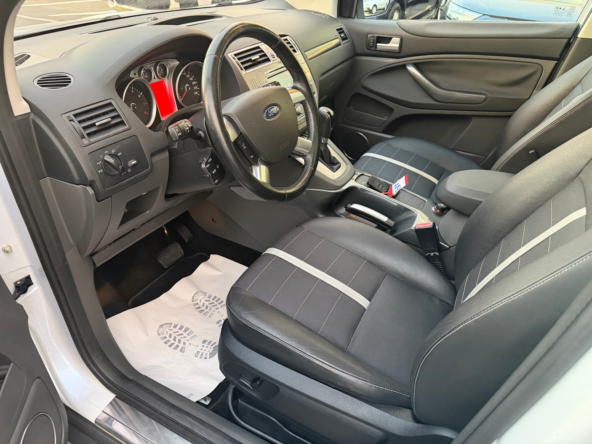 FORD Kuga 2.5 Turbo Titanium 4WD Automatic-image-7