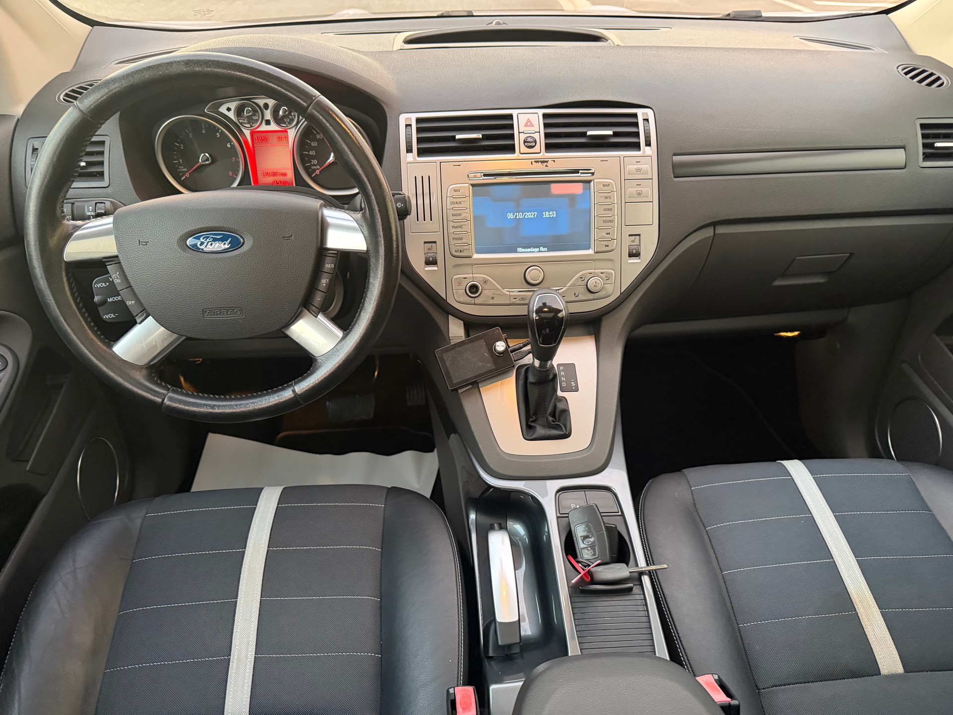 FORD Kuga 2.5 Turbo Titanium 4WD Automatic-image-10