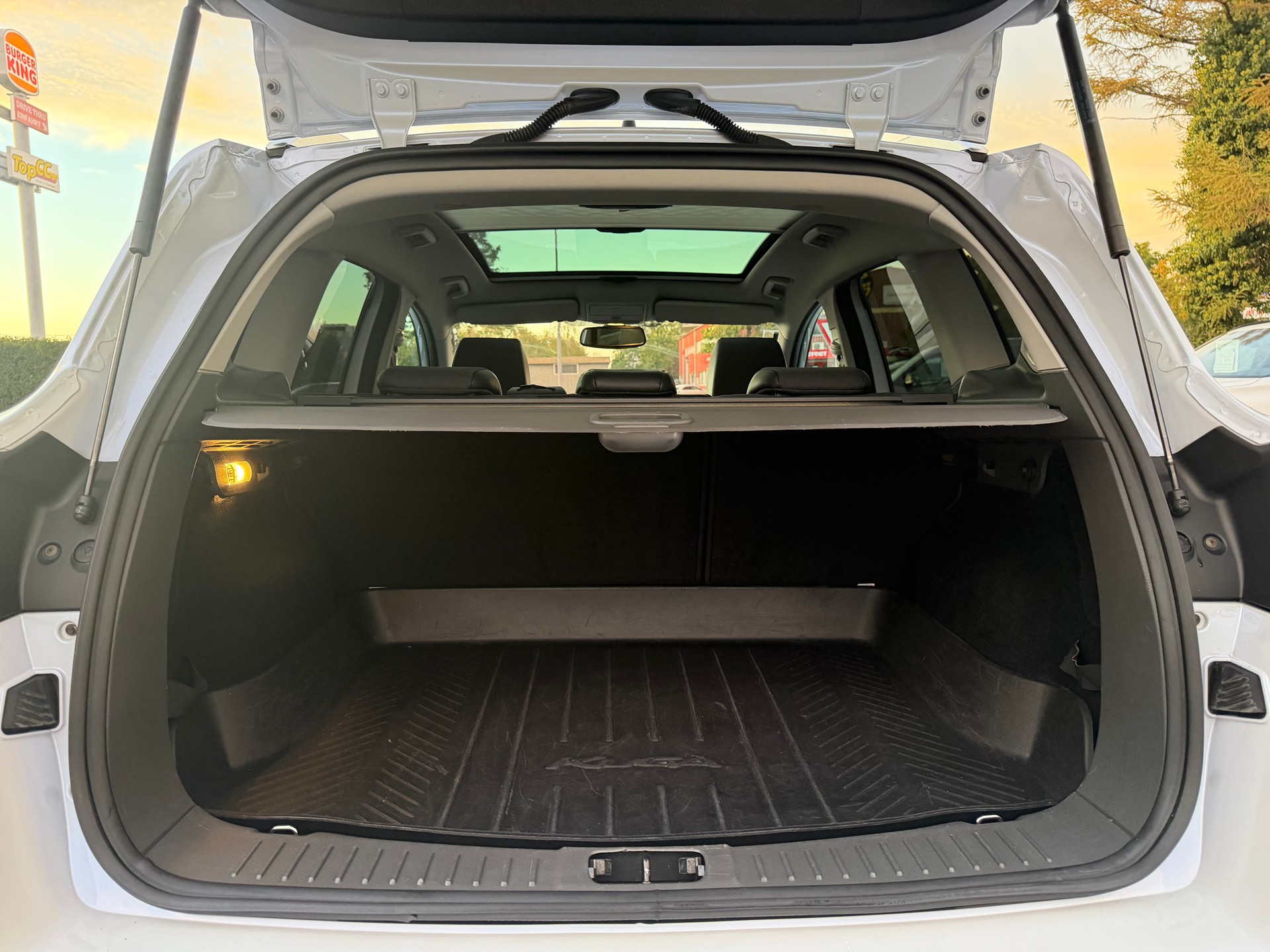 FORD Kuga 2.5 Turbo Titanium 4WD Automatic-image-12