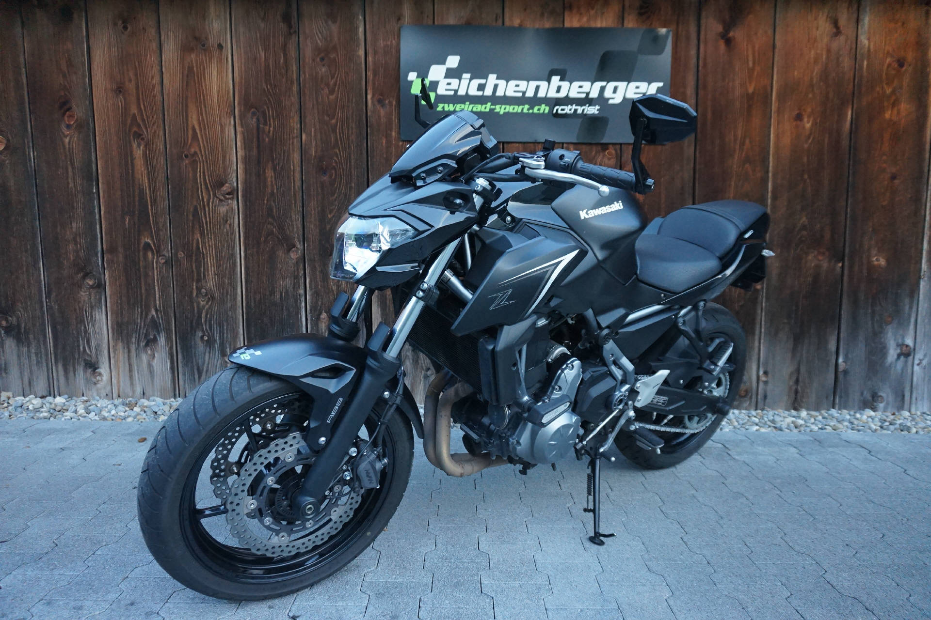 KAWASAKI Z 650 ABS (35kW) mit Leovince LV Onre Evo Carbon Auspuff-image-1