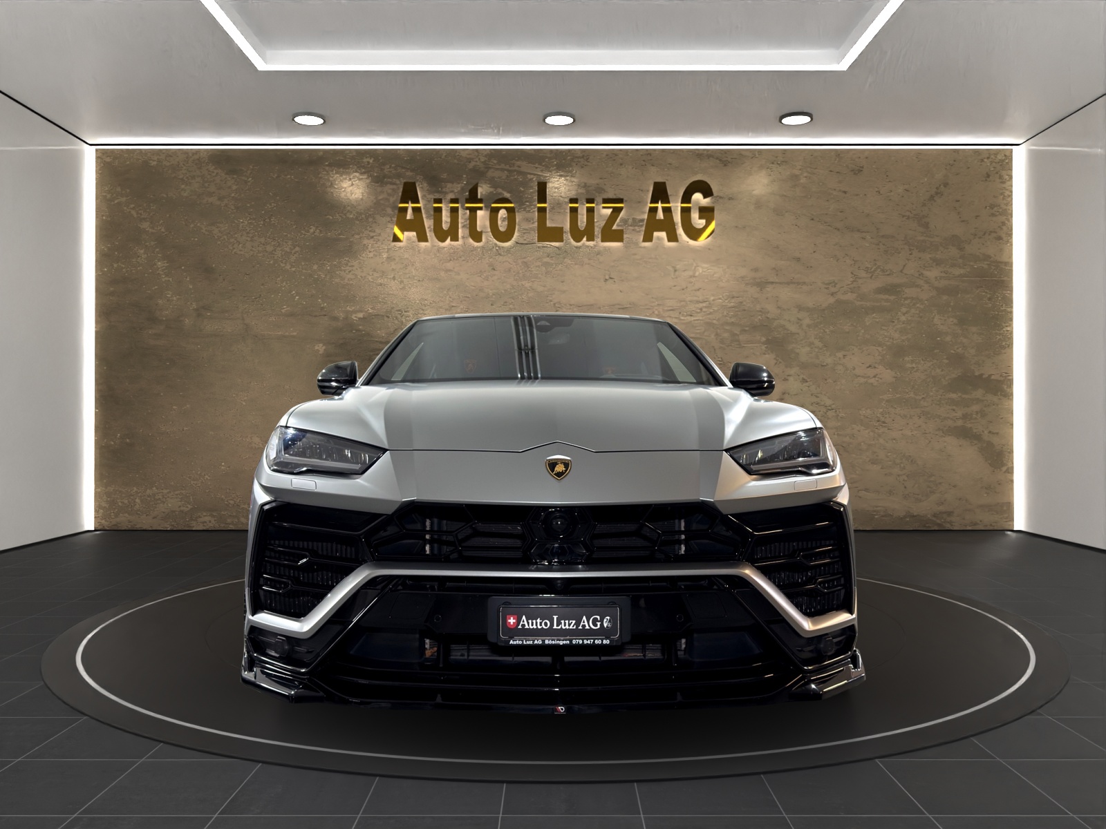 LAMBORGHINI Urus E-Gear-showroom-element-1