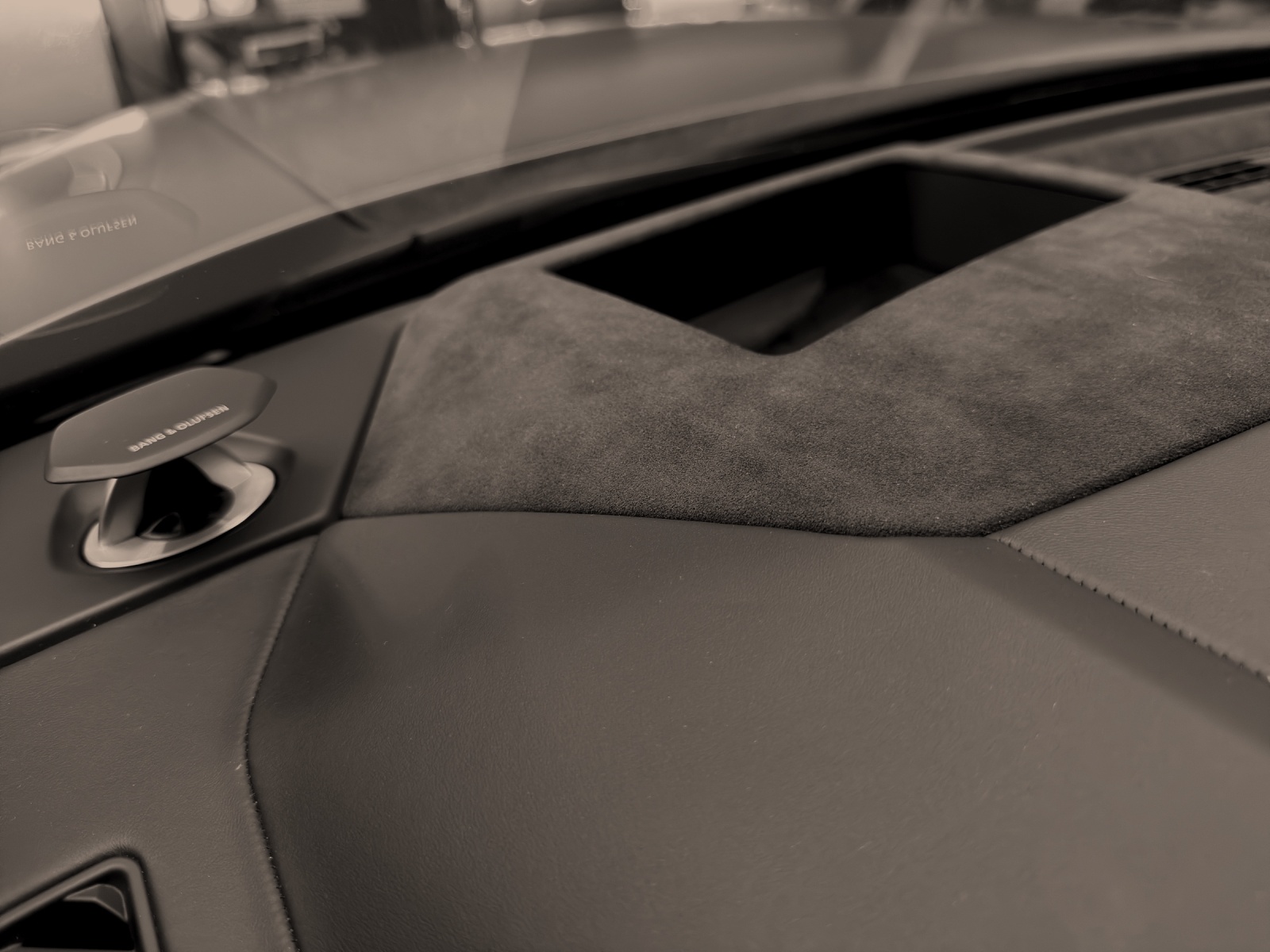 LAMBORGHINI Urus E-Gear-image-9