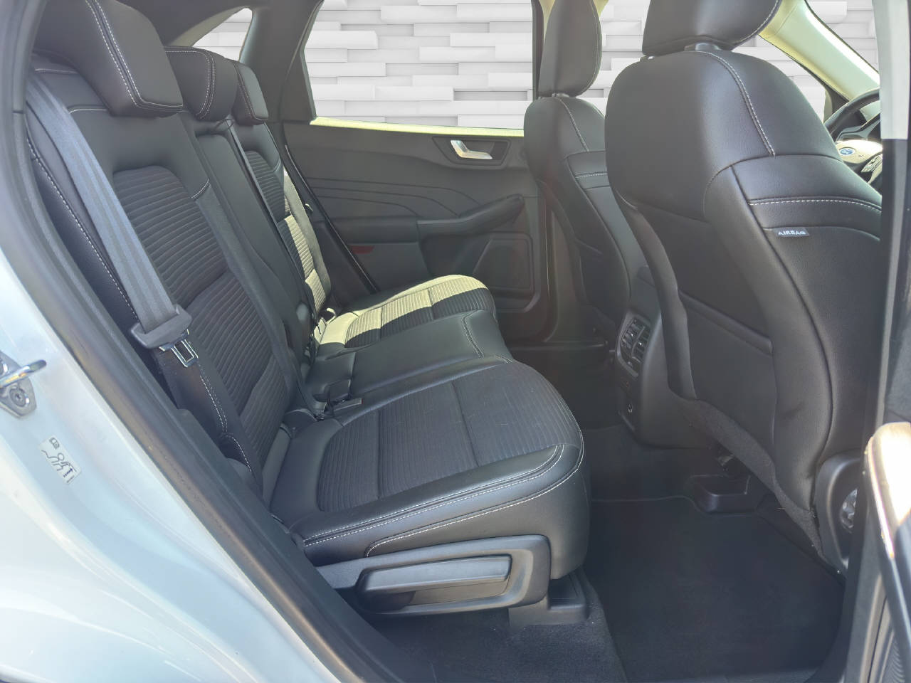 FORD Kuga 2.5 Plug-in Hybrid Titanium X-image-11