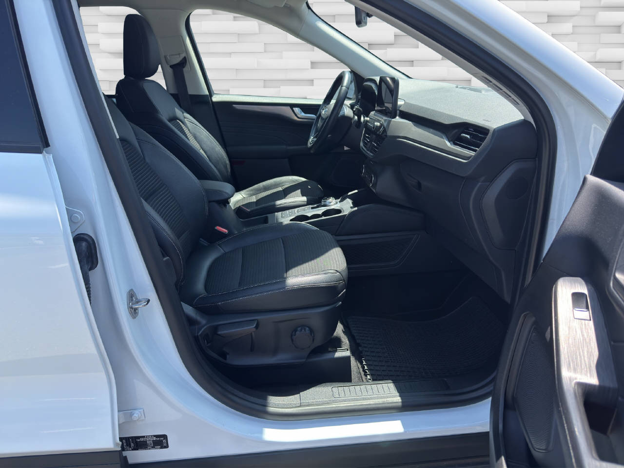 FORD Kuga 2.5 Plug-in Hybrid Titanium X-image-9
