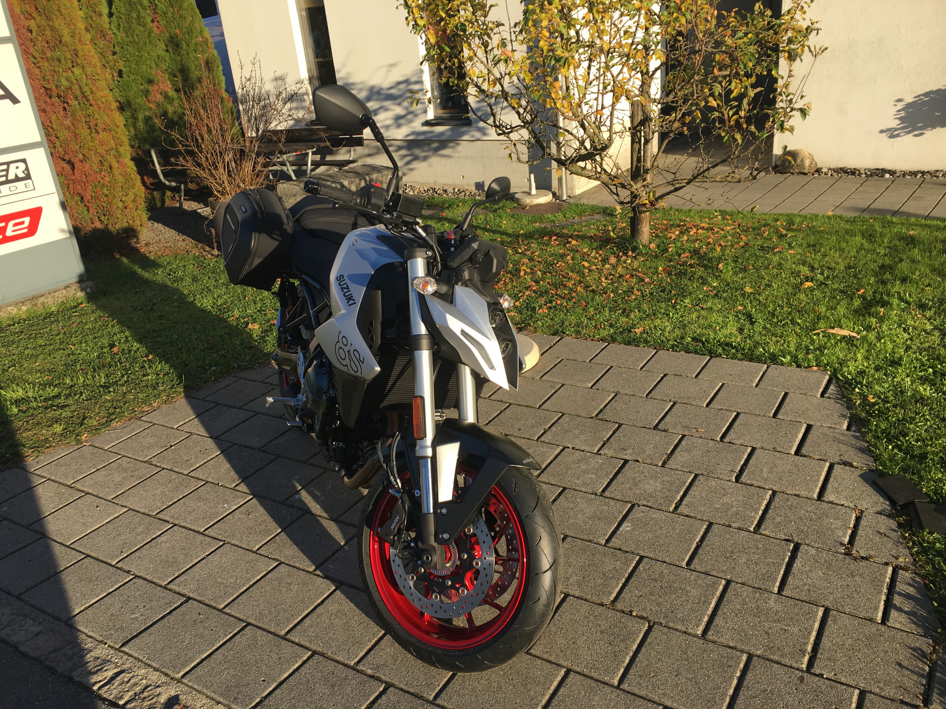SUZUKI GSX-8S-image-8