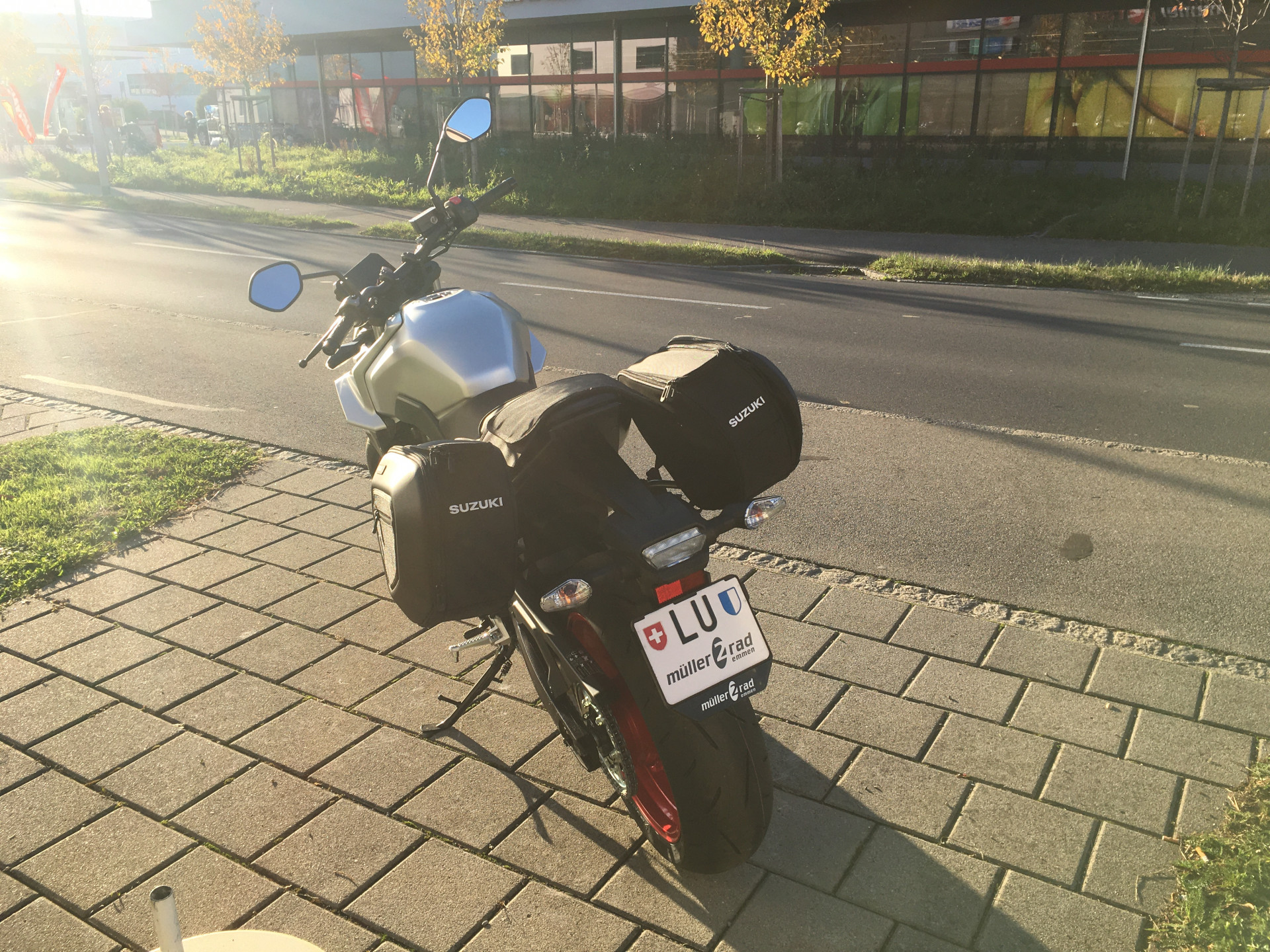 SUZUKI GSX-8S-image-3