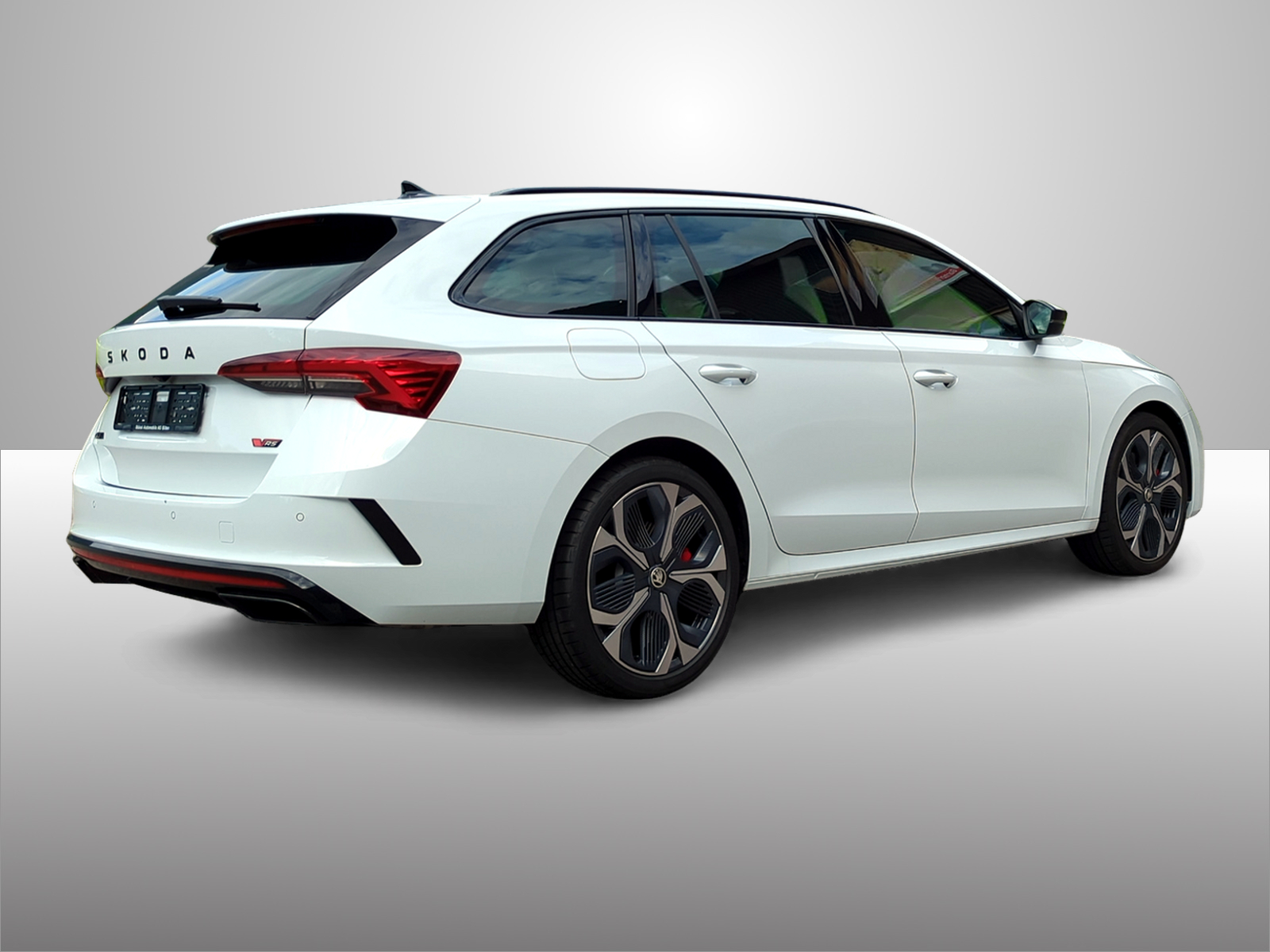 SKODA Octavia Combi 2.0 TSI DSG RS-image-4