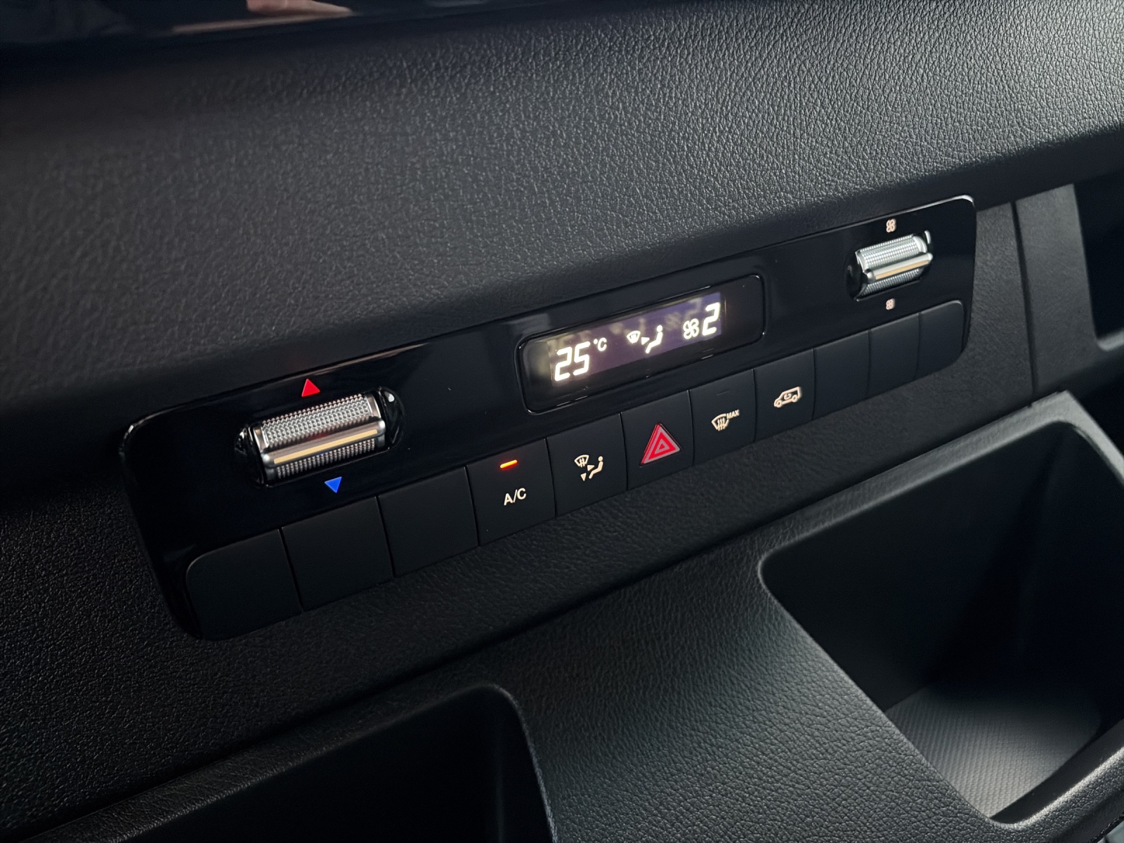 MERCEDES-BENZ Sprinter 319 CDI S Pro 9G-TRONIC-image-14
