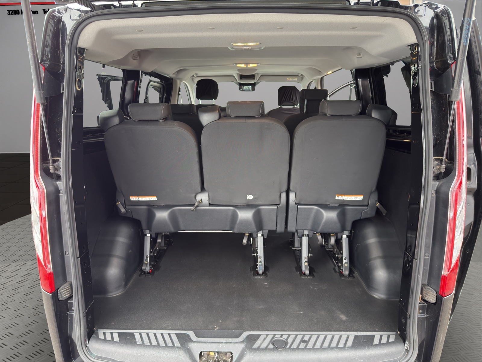 FORD Transit Custom 320 L1H1 Trend A-image-17