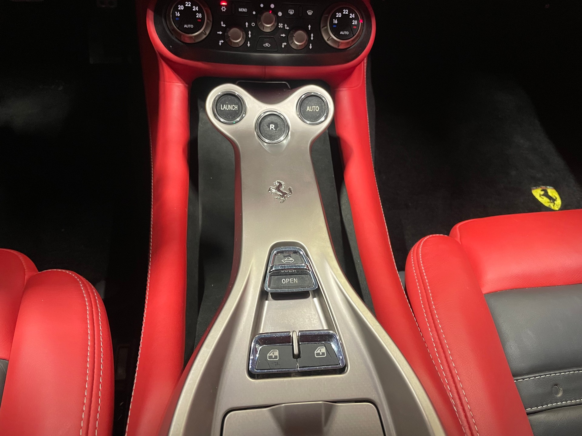 FERRARI California 4.3 V8 (20)-image-13
