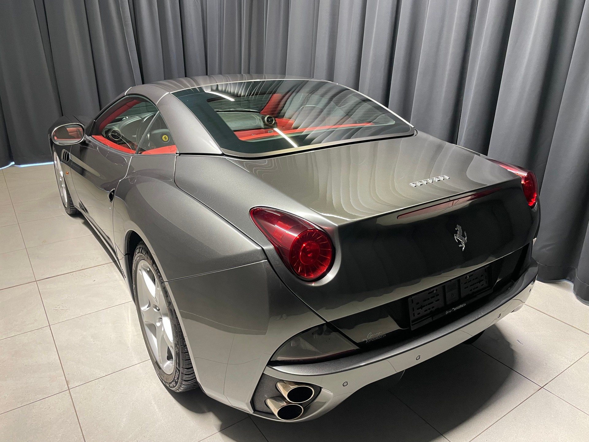 FERRARI California 4.3 V8 (20)-showroom-element-3