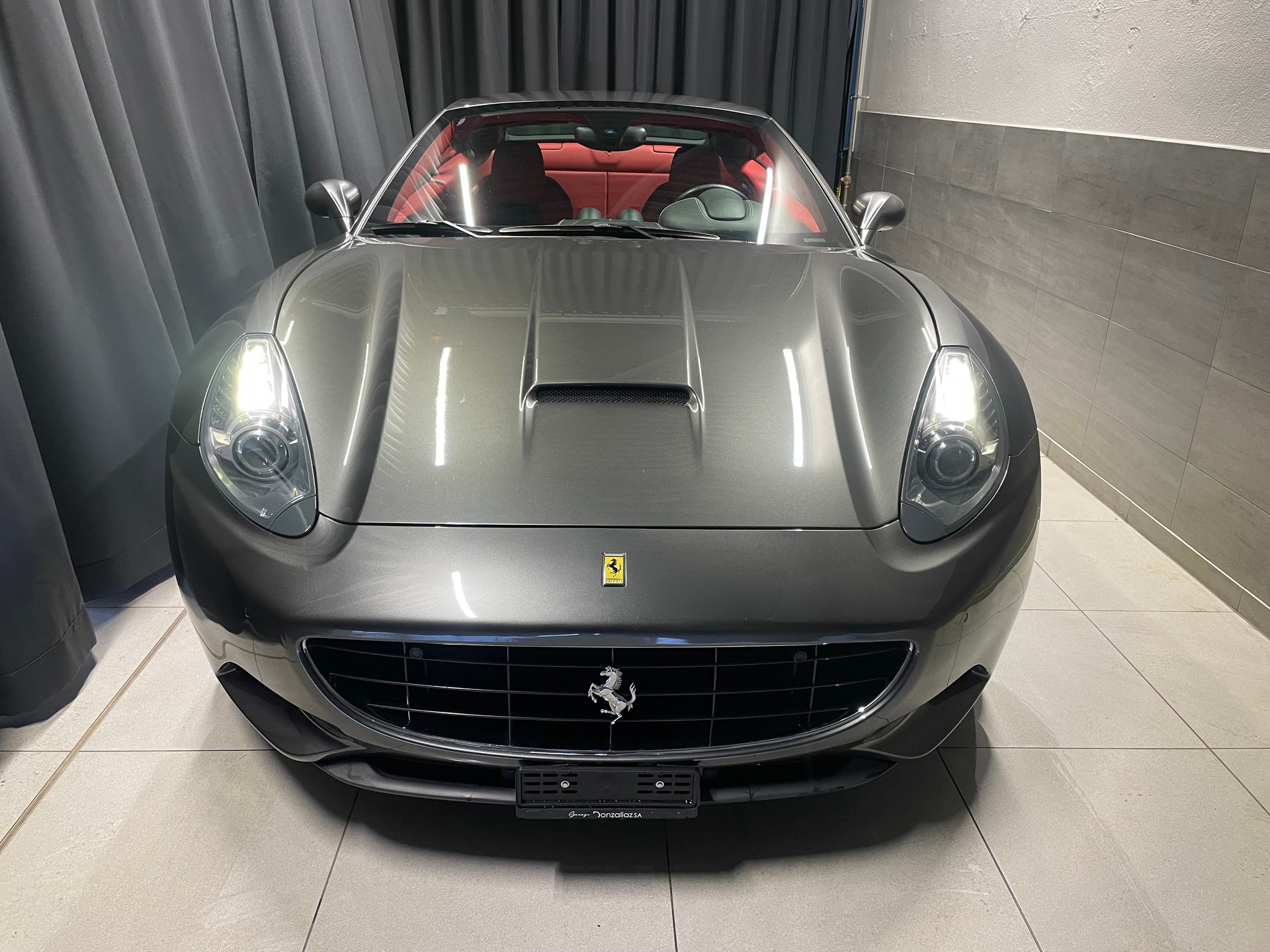 FERRARI California 4.3 V8 (20)-showroom-element-1