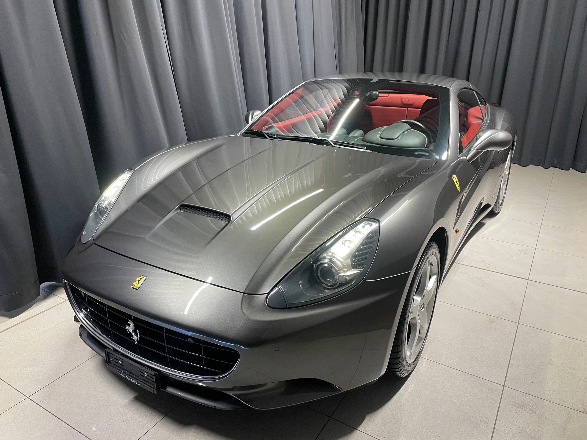 FERRARI California 4.3 V8 (20)-showroom-element-2