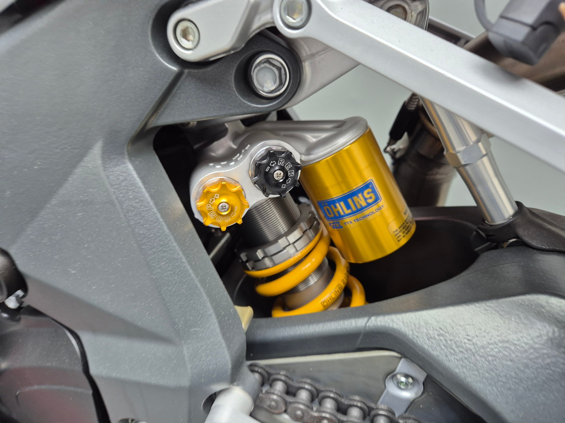 MV AGUSTA F4 1000-image-8