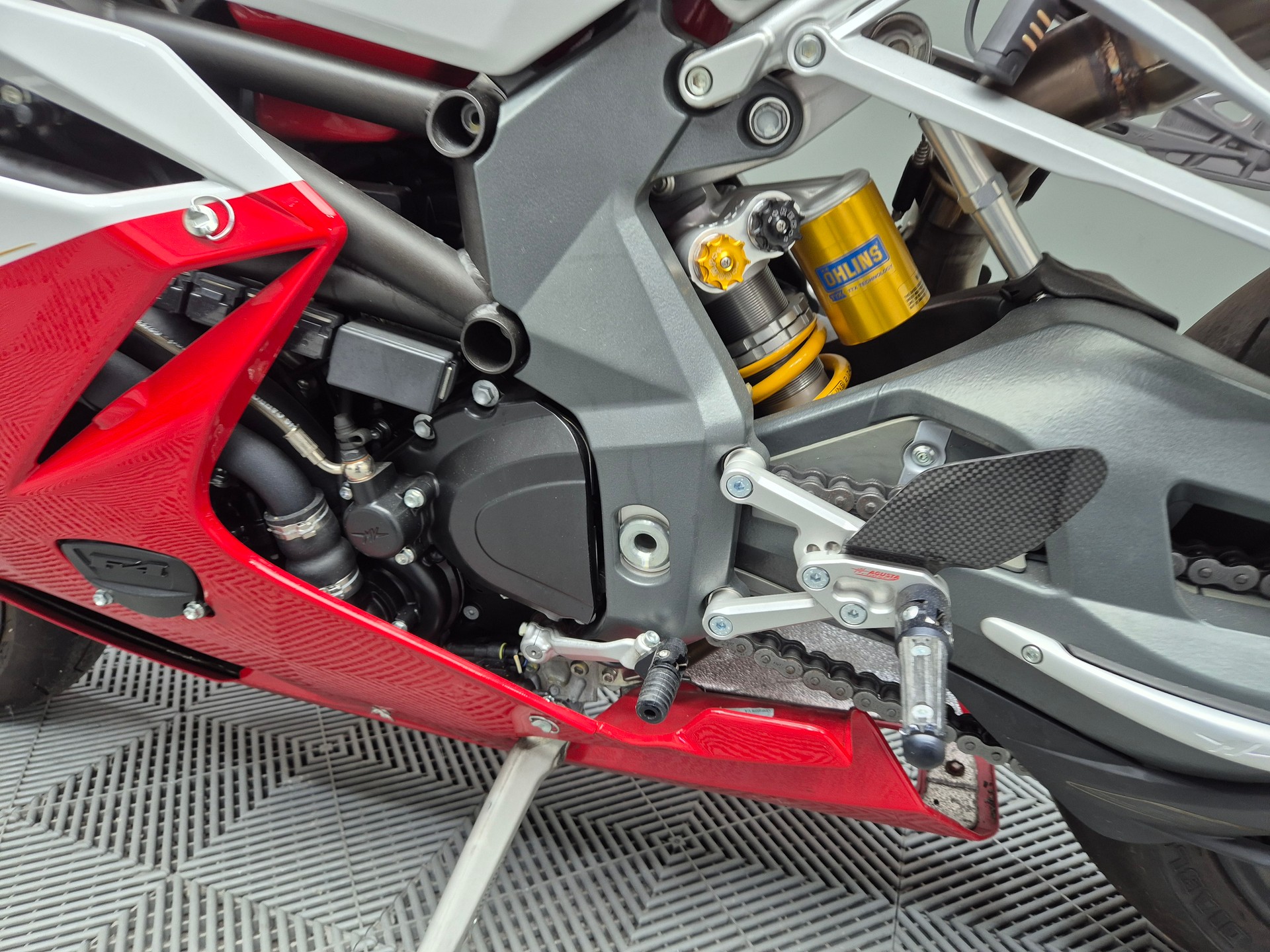 MV AGUSTA F4 1000-image-9