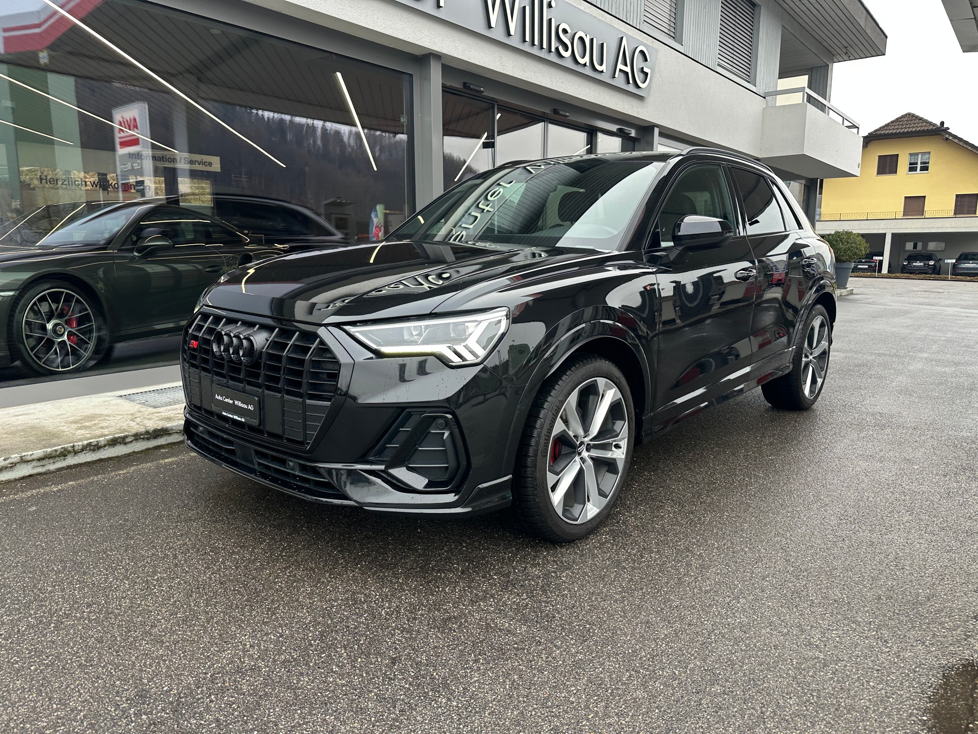 AUDI Q3 35 TFSI S line S-tronic-showroom-element-2