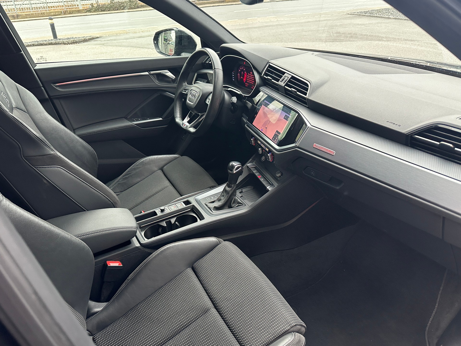AUDI Q3 35 TFSI S line S-tronic-image-5