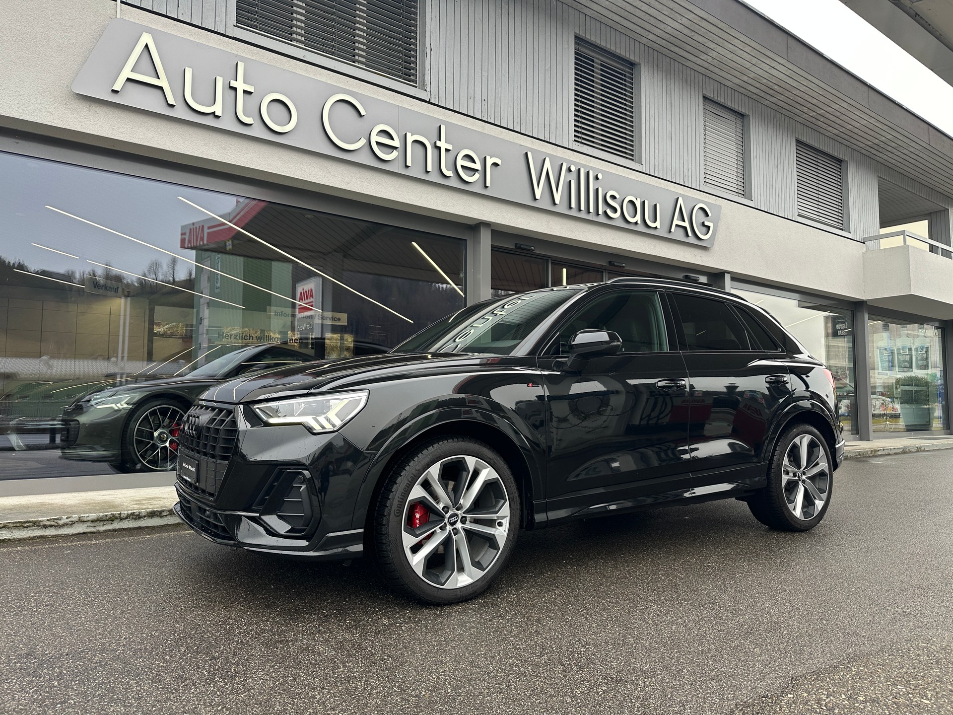 AUDI Q3 35 TFSI S line S-tronic-showroom-element-1