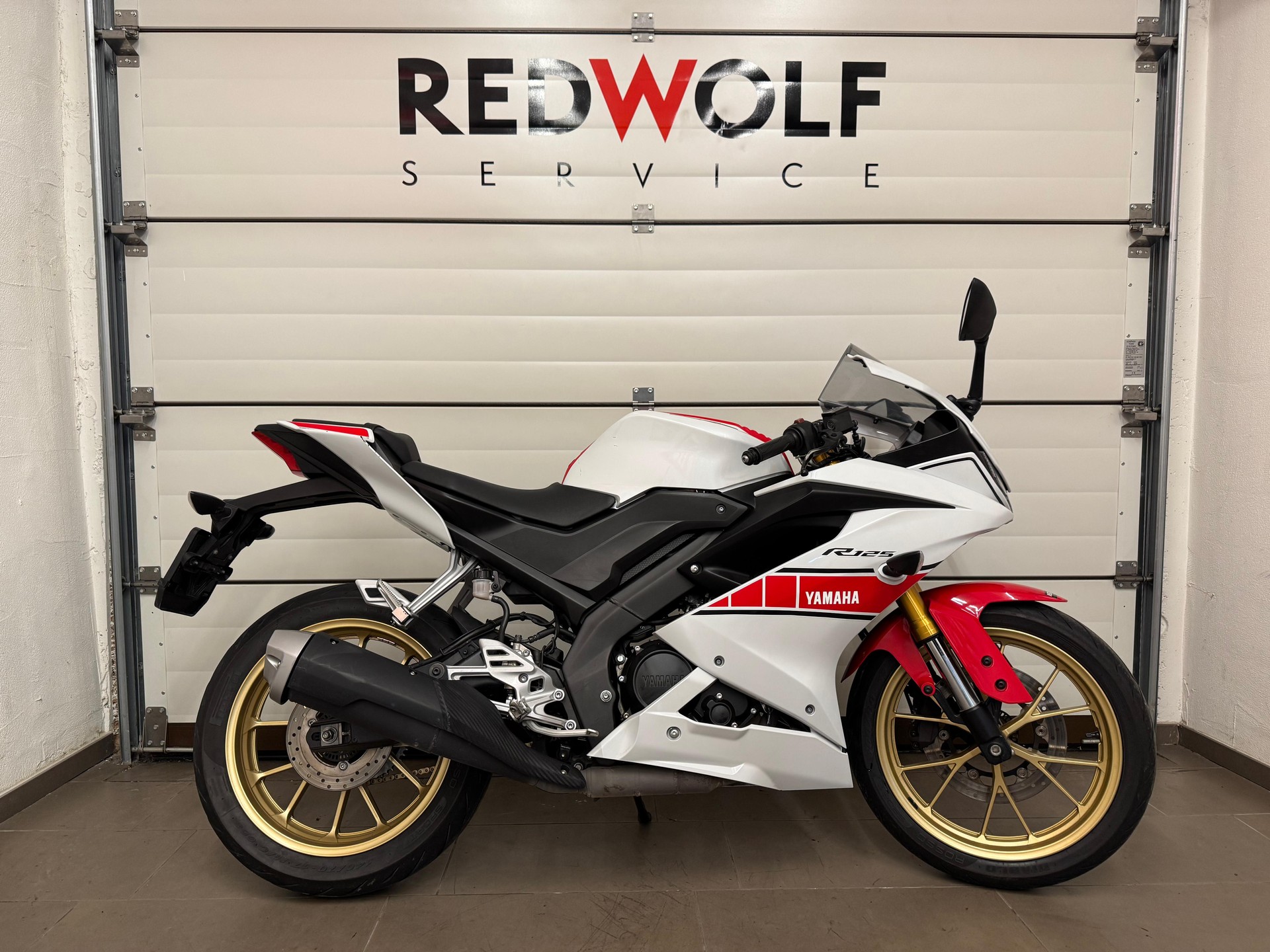 YAMAHA YZF-R 125 World GP 60th-image-1