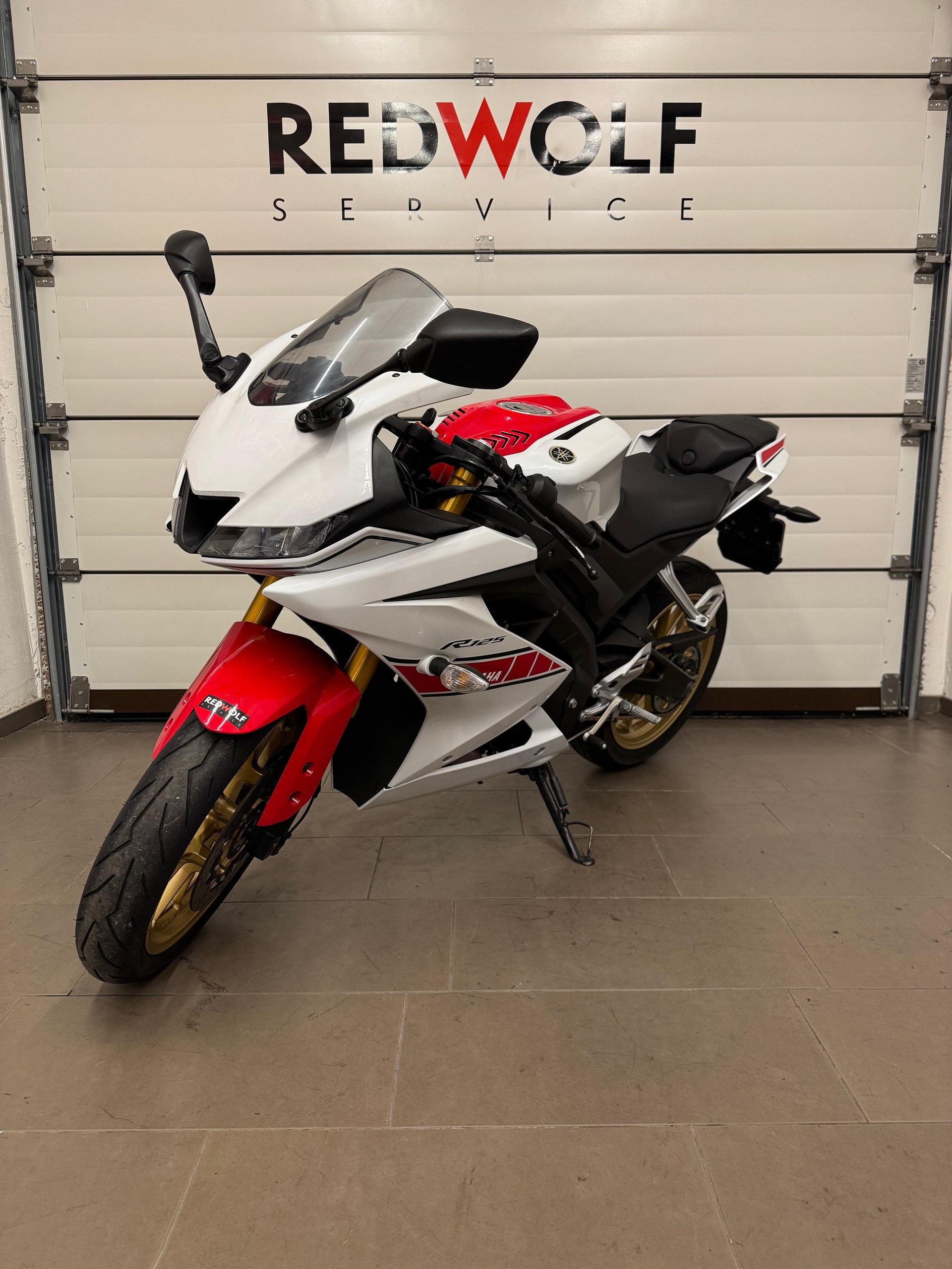 YAMAHA YZF-R 125 World GP 60th-image-2