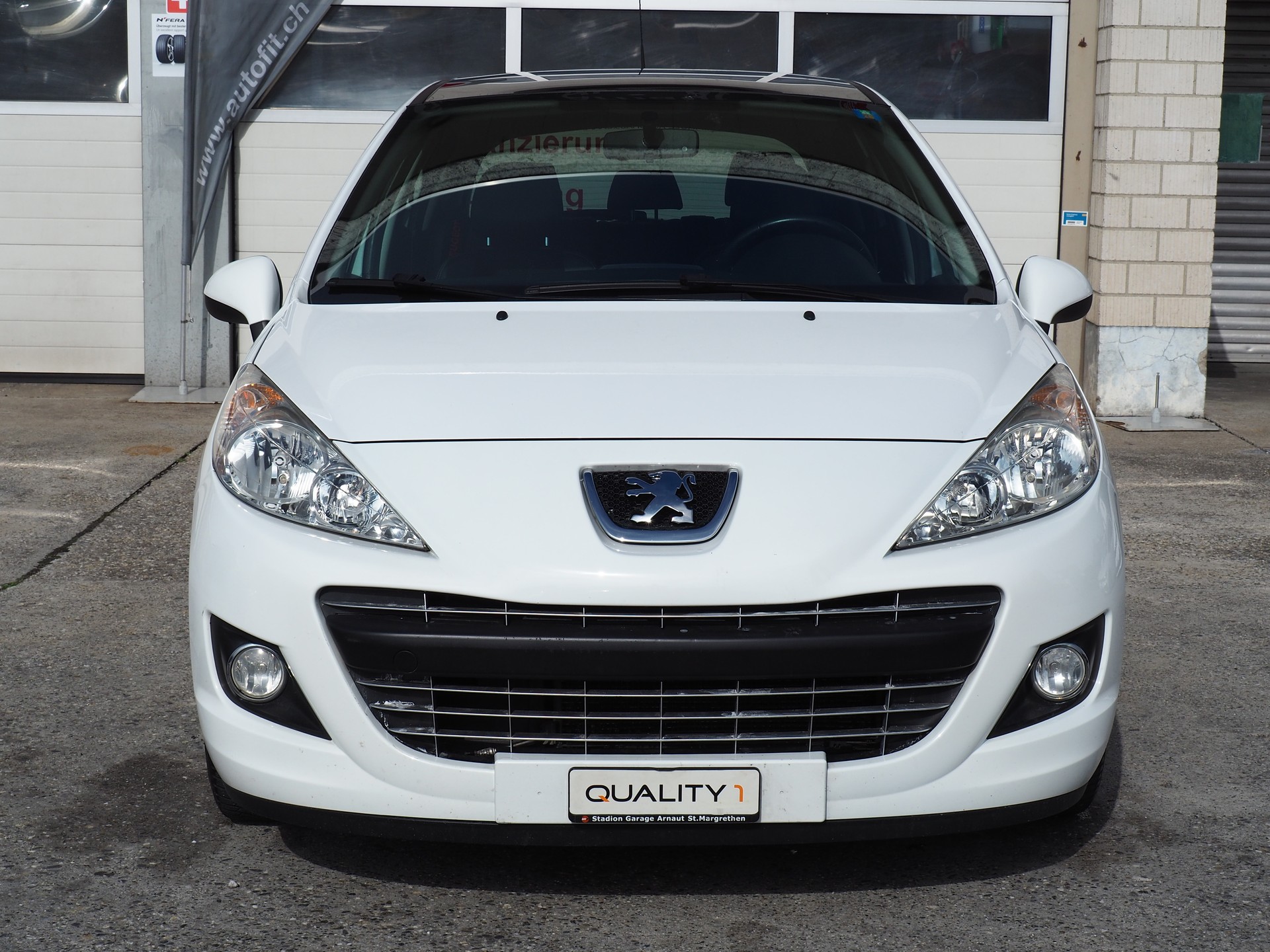 PEUGEOT 207 1.6 16V Allure Automatic-image-3