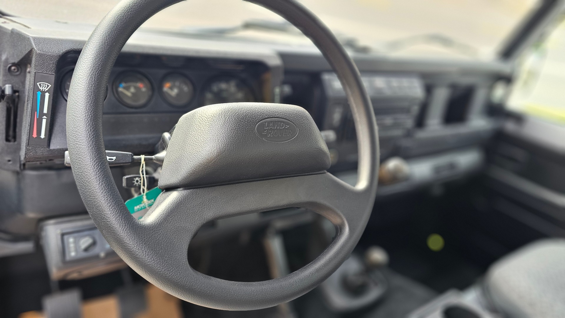 LAND ROVER Defender 90 SW 2.5 Td5-image-7