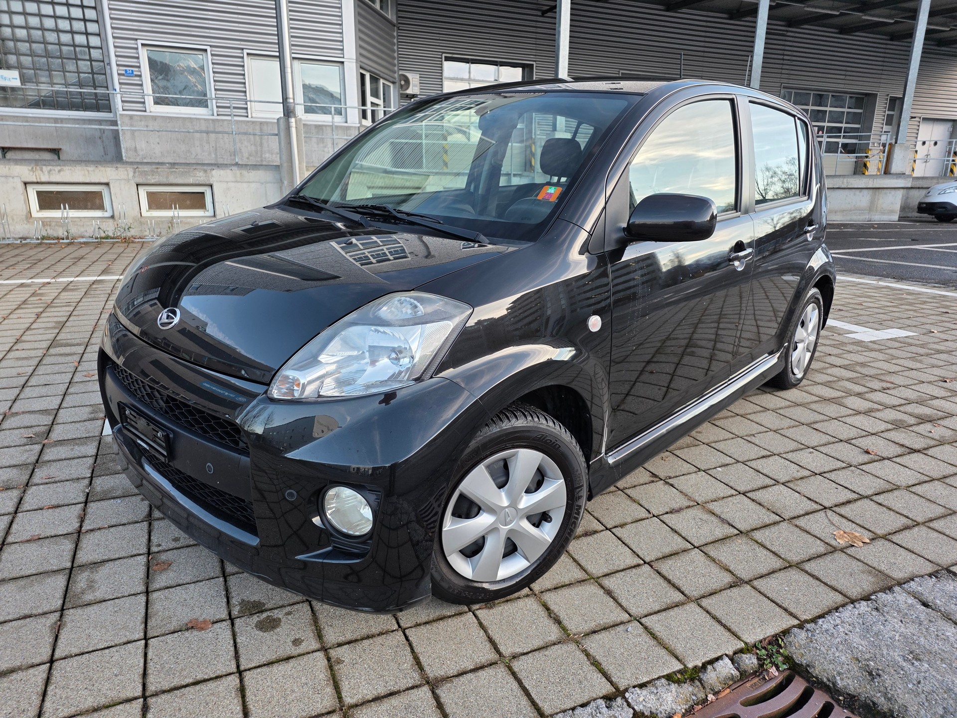 DAIHATSU Sirion 1.3 S eco-4WD Automatic-image-5