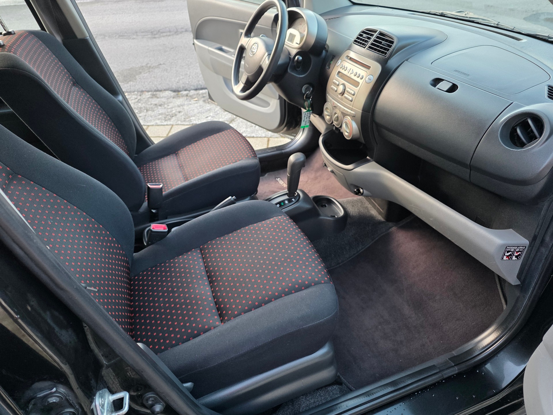 DAIHATSU Sirion 1.3 S eco-4WD Automatic-image-11
