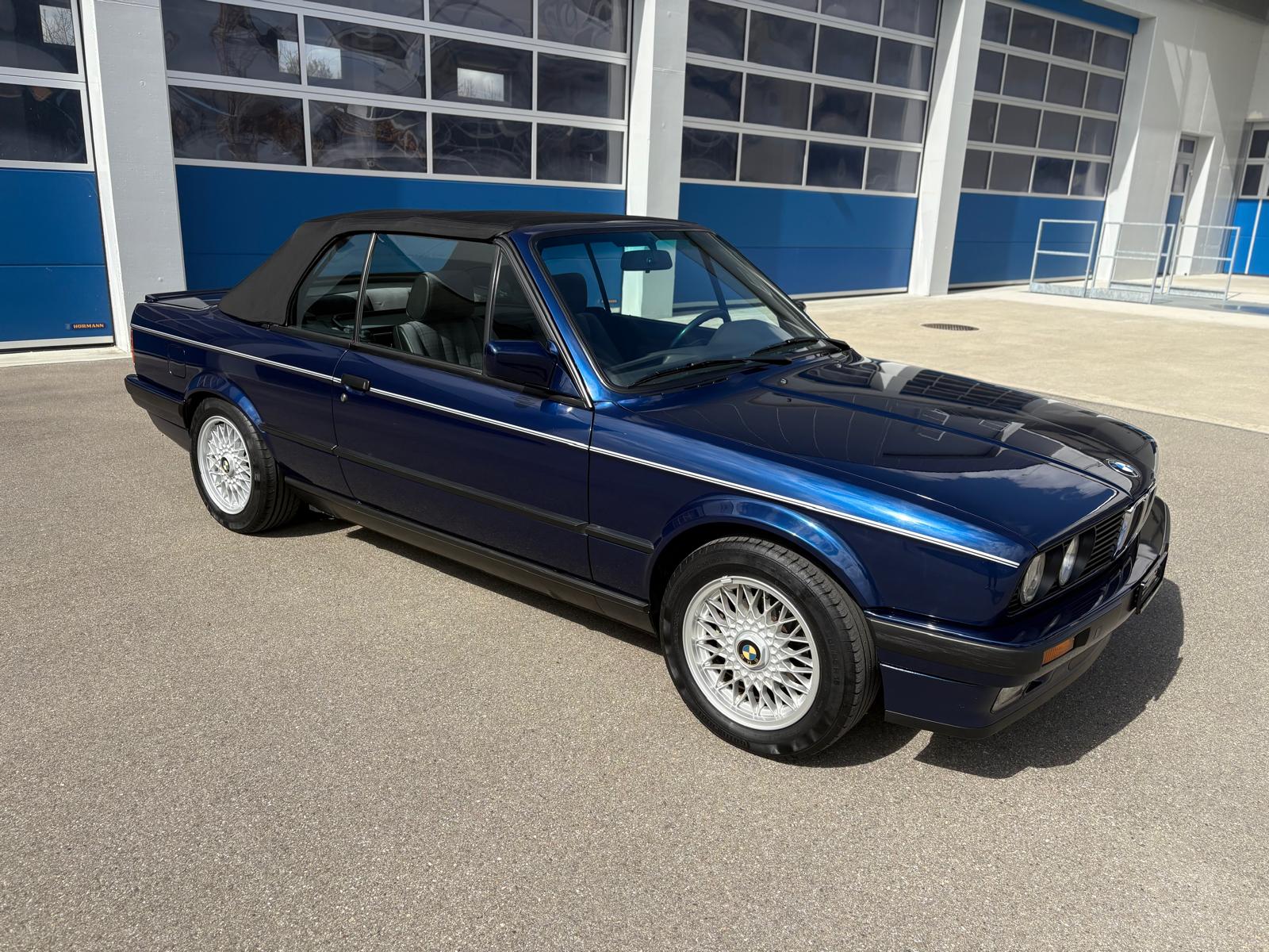 BMW 320i Cabrio-image-5