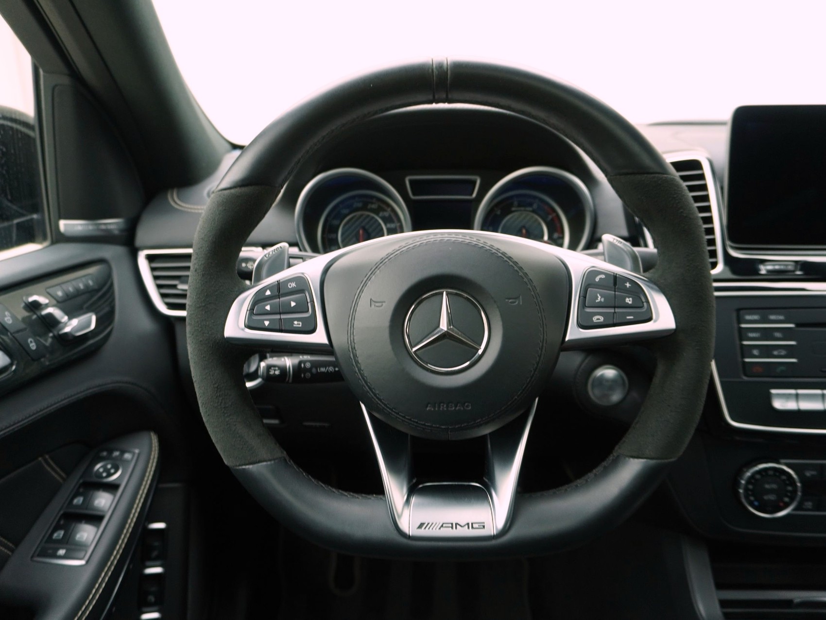 MERCEDES-BENZ GLS-Klasse GLS 63 V8 AMG-image-11