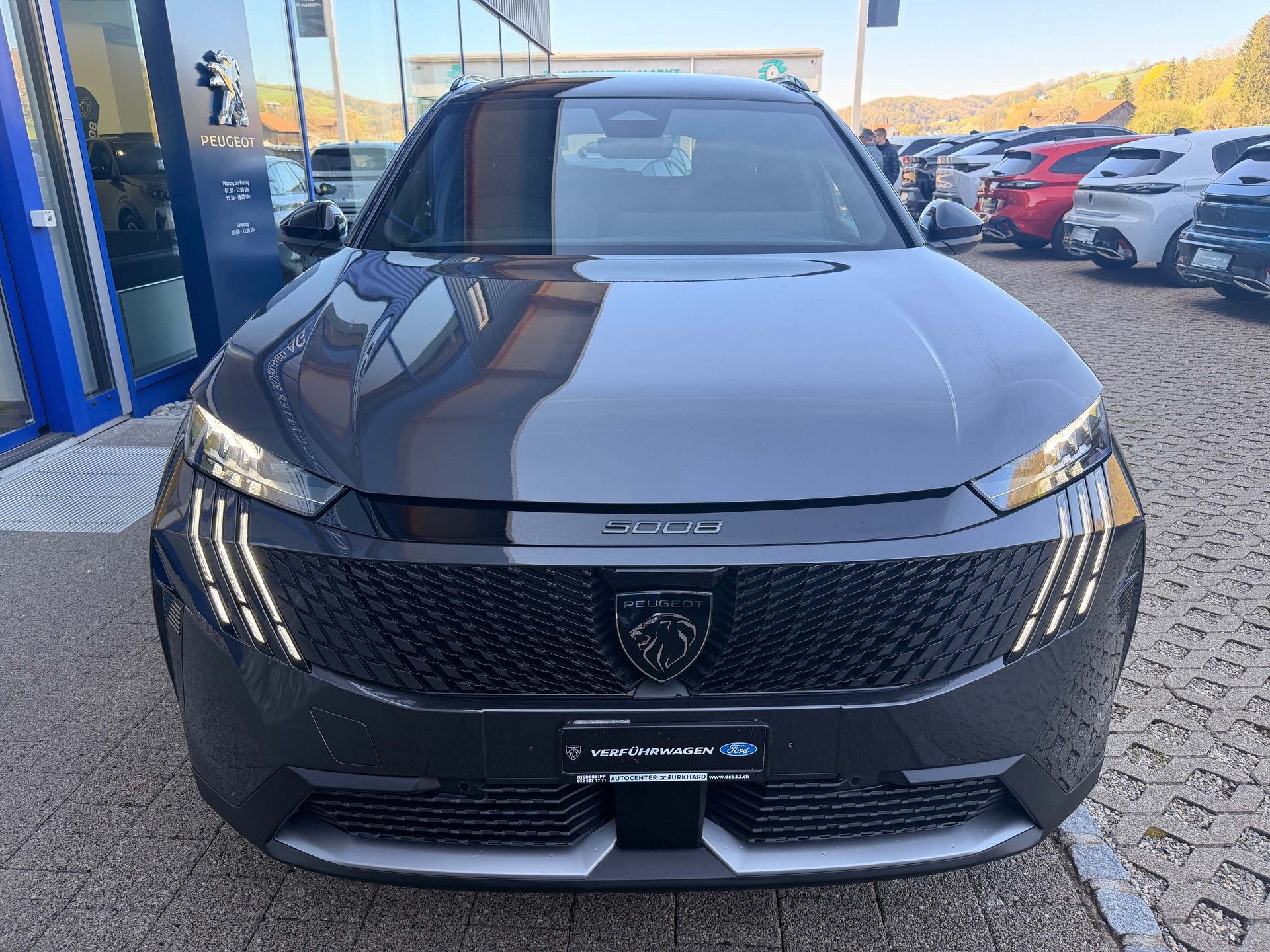 PEUGEOT 5008 1.2 Hybrid GT *5 Jahre Werksgarrantie*-showroom-element-2