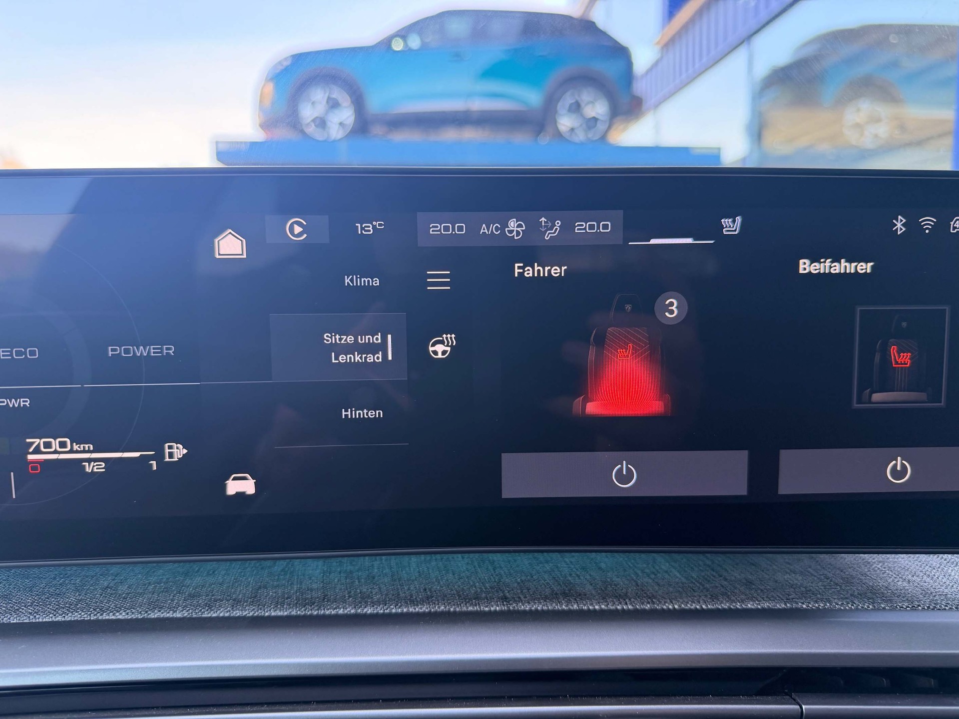 PEUGEOT 5008 1.2 Hybrid GT *5 Jahre Werksgarrantie*-image-16