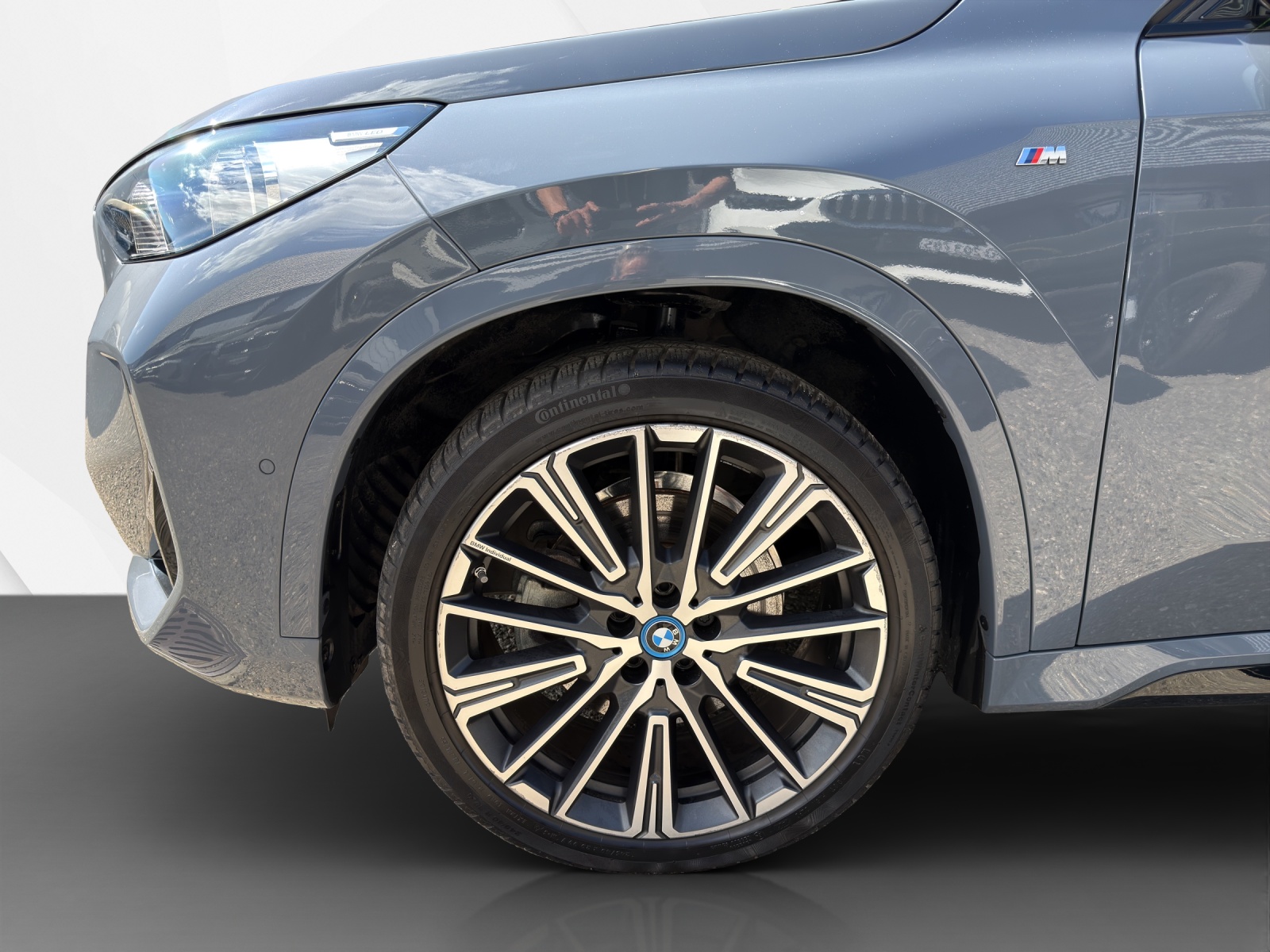 BMW iX1 xDrive 30 M Sport-image-11